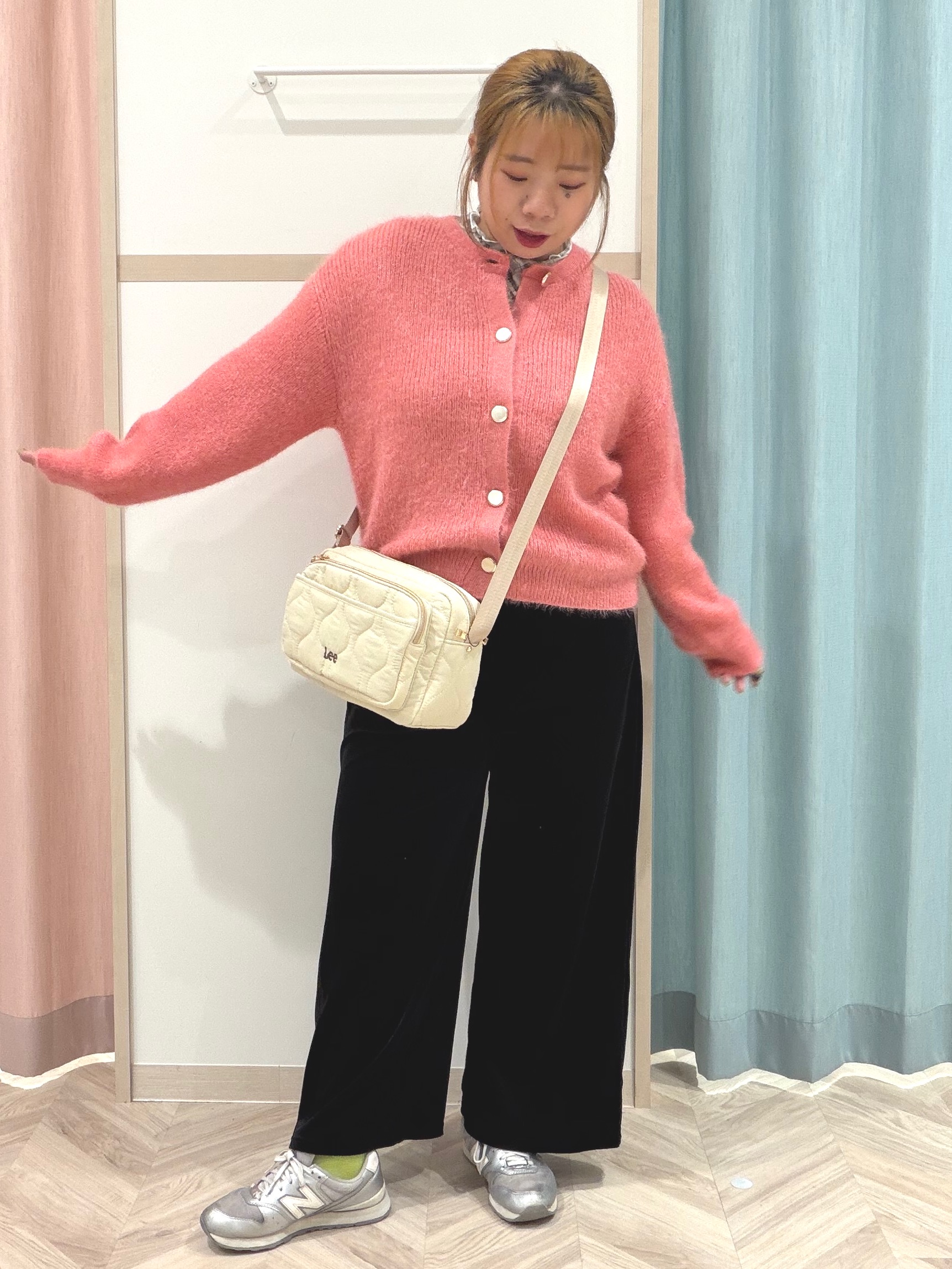 まちゃんなちゃんさんの「SHOO･LA･RUE｜【S-LL/洗濯機可】コーデにプラスするだけで垢抜ける 柄アソートシアーチュールトップス」を使ったコーディネート