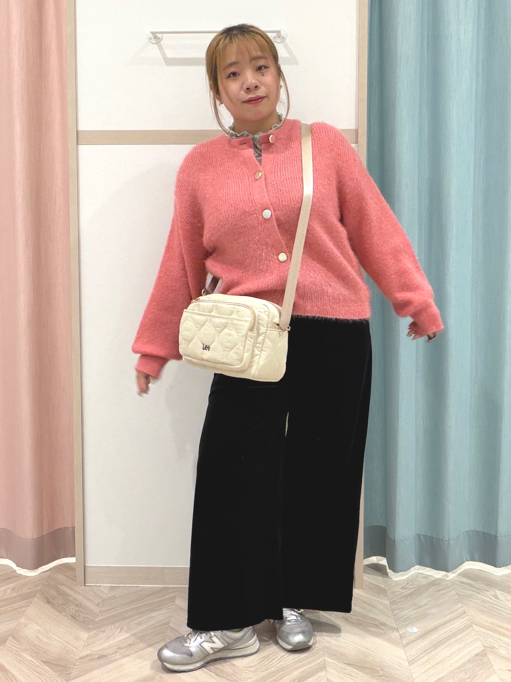 まちゃんなちゃんさんの「SHOO･LA･RUE｜【S-LL/洗濯機可】コーデにプラスするだけで垢抜ける 柄アソートシアーチュールトップス」を使ったコーディネート
