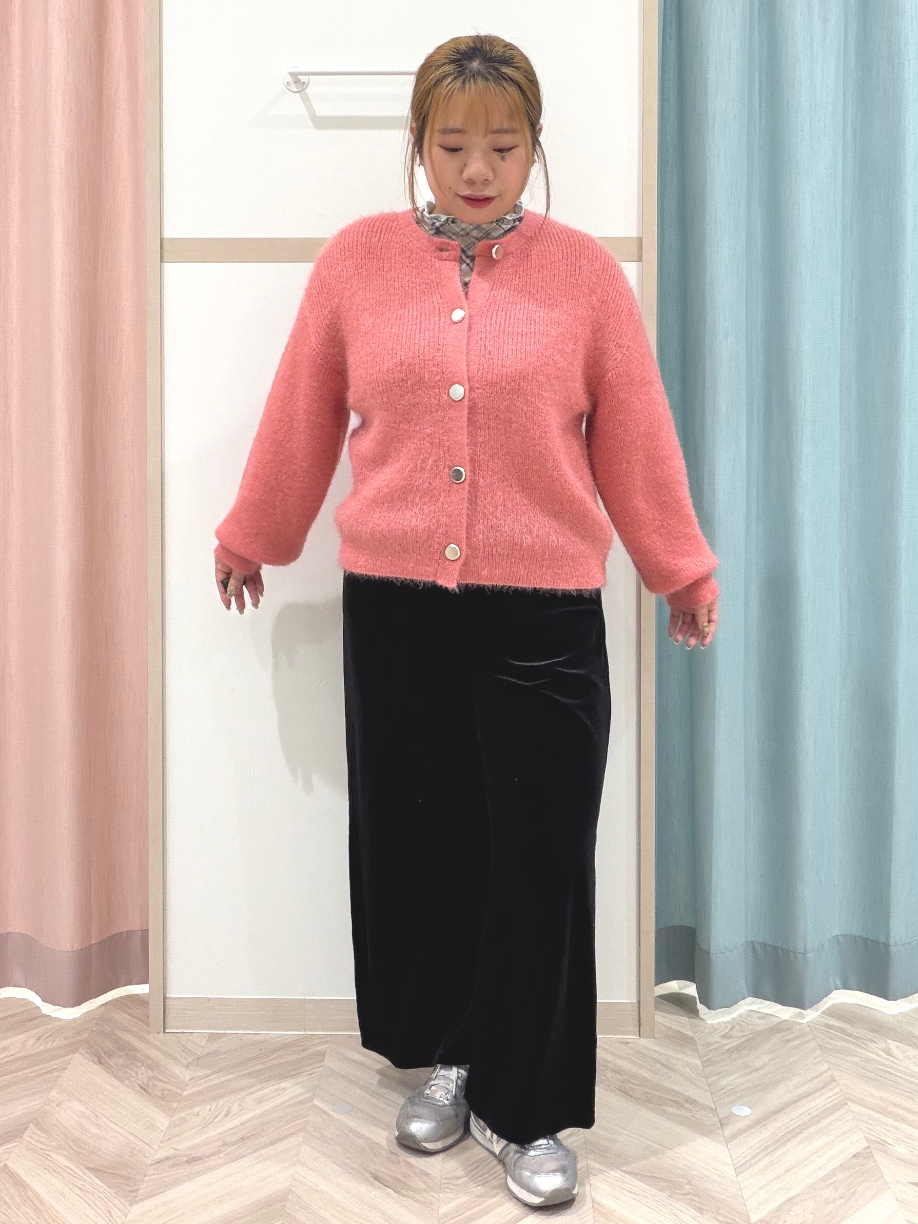 まちゃんなちゃんさんの「SHOO･LA･RUE｜【S-LL/洗濯機可】コーデにプラスするだけで垢抜ける 柄アソートシアーチュールトップス」を使ったコーディネート
