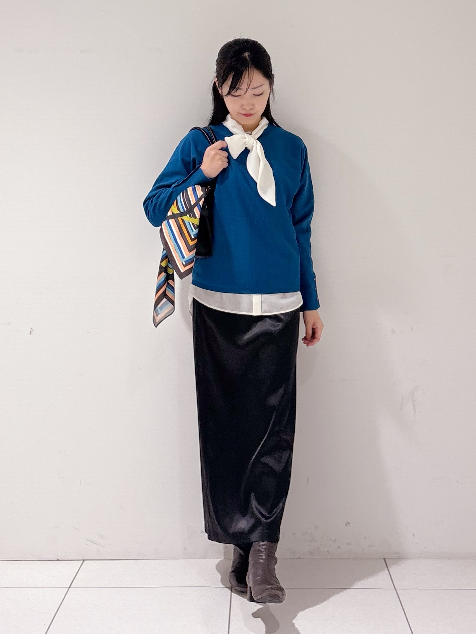 momokoさんの「INDIVI｜【選べる6色／ストレッチ◎】きれいめドルマンスリーブニット」を使ったコーディネート