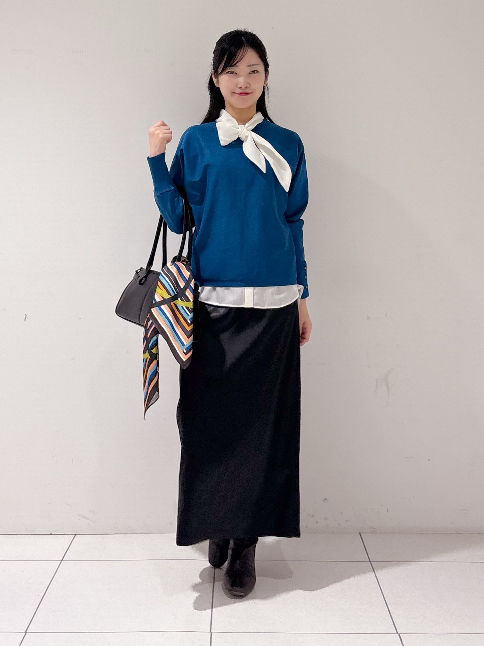 momokoさんの「INDIVI｜【選べる6色／ストレッチ◎】きれいめドルマンスリーブニット」を使ったコーディネート