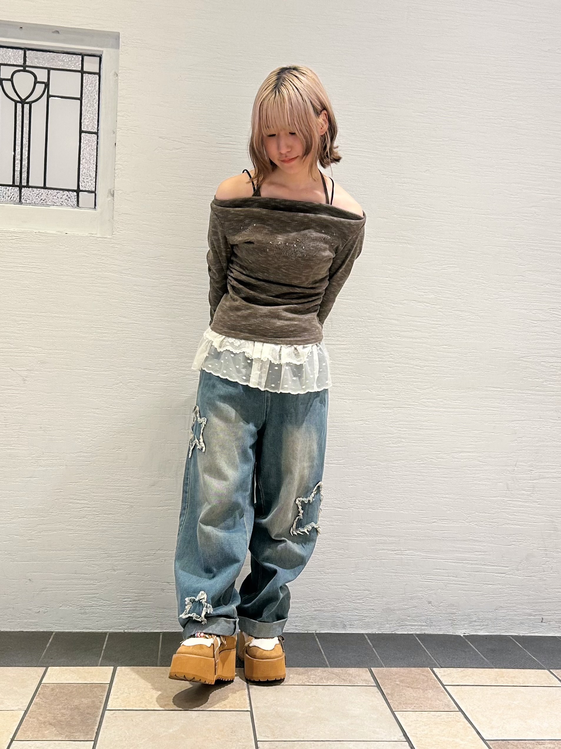 miyuさんの「ESPERANZA｜ビーズ付き厚底ムートン調スニーカー」を使ったコーディネート