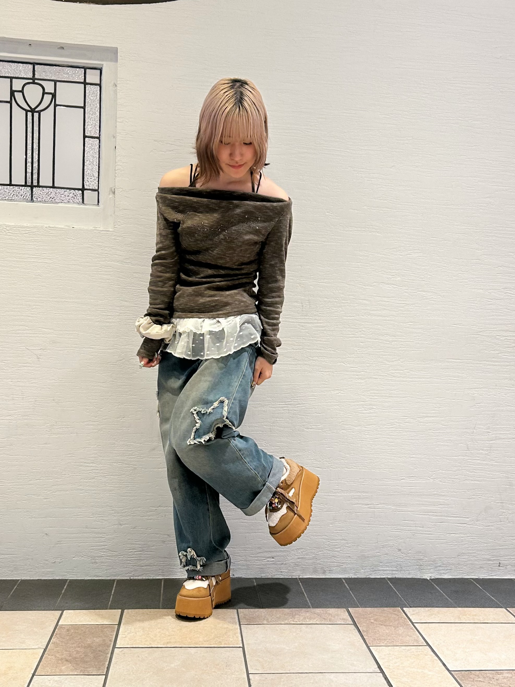 miyuさんの「ESPERANZA｜ビーズ付き厚底ムートン調スニーカー」を使ったコーディネート
