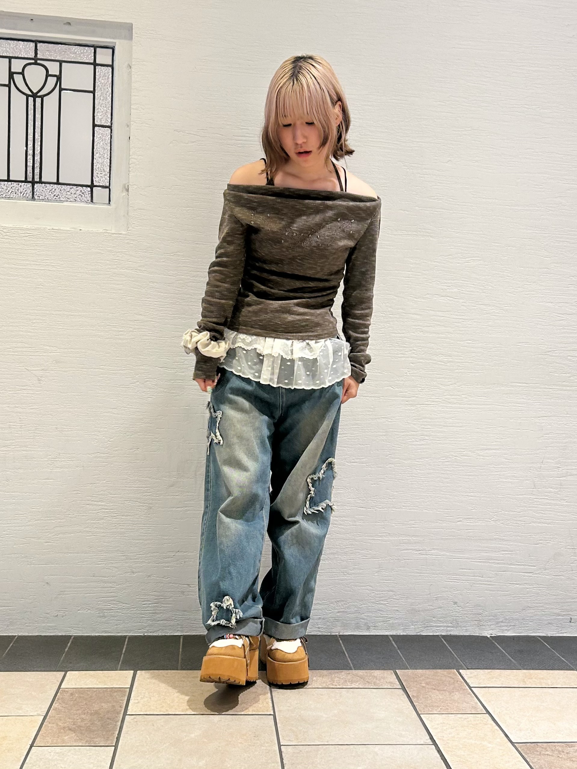 miyuさんの「ESPERANZA｜ビーズ付き厚底ムートン調スニーカー」を使ったコーディネート