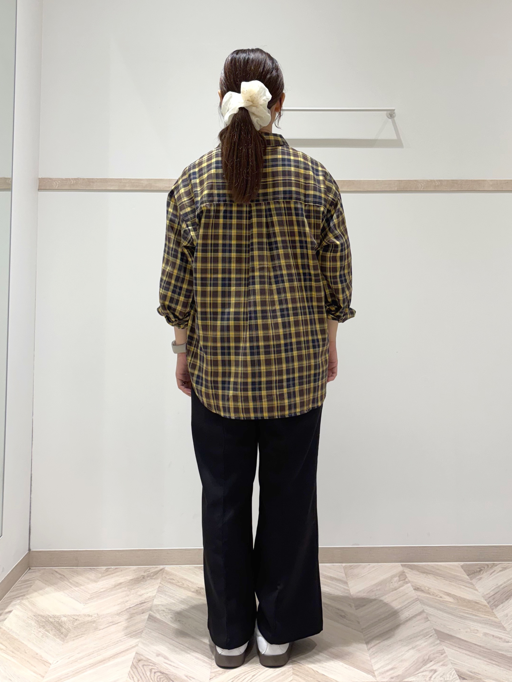 donpiさんの「SHOO･LA･RUE｜【洗濯後しわになりにくい/S-LL】気分で選ぶ 大人のデイリー使いに ベーシックシャツ」を使ったコーディネート