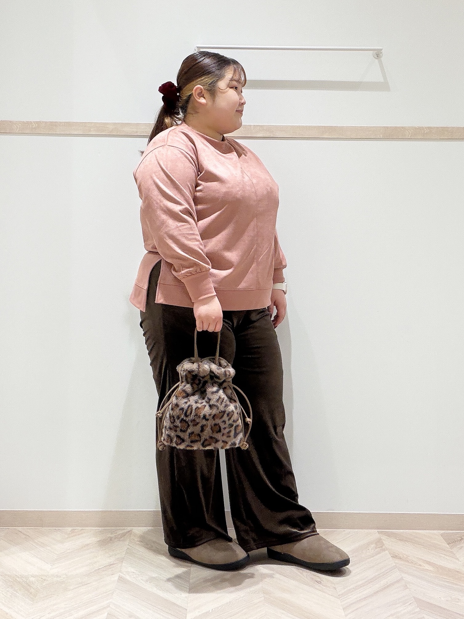 ゆめかさんの「SHOO･LA･RUE｜【S-LL/体型カバー/セットアップ可】インせず着られる やわらか スエード調トップス」を使ったコーディネート