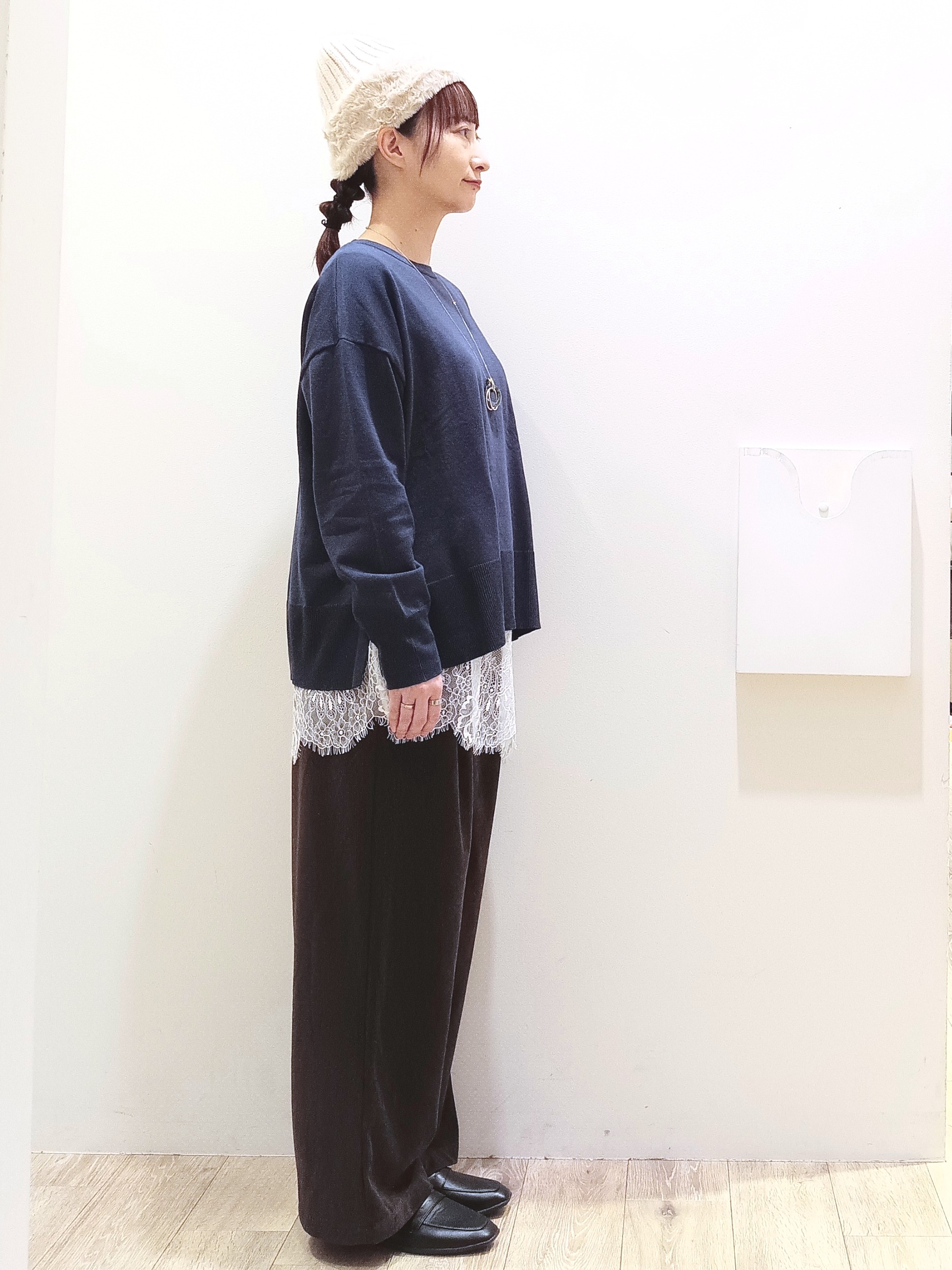 MKさんの「index｜リラクシークルーニット【洗濯機OK】」を使ったコーディネート