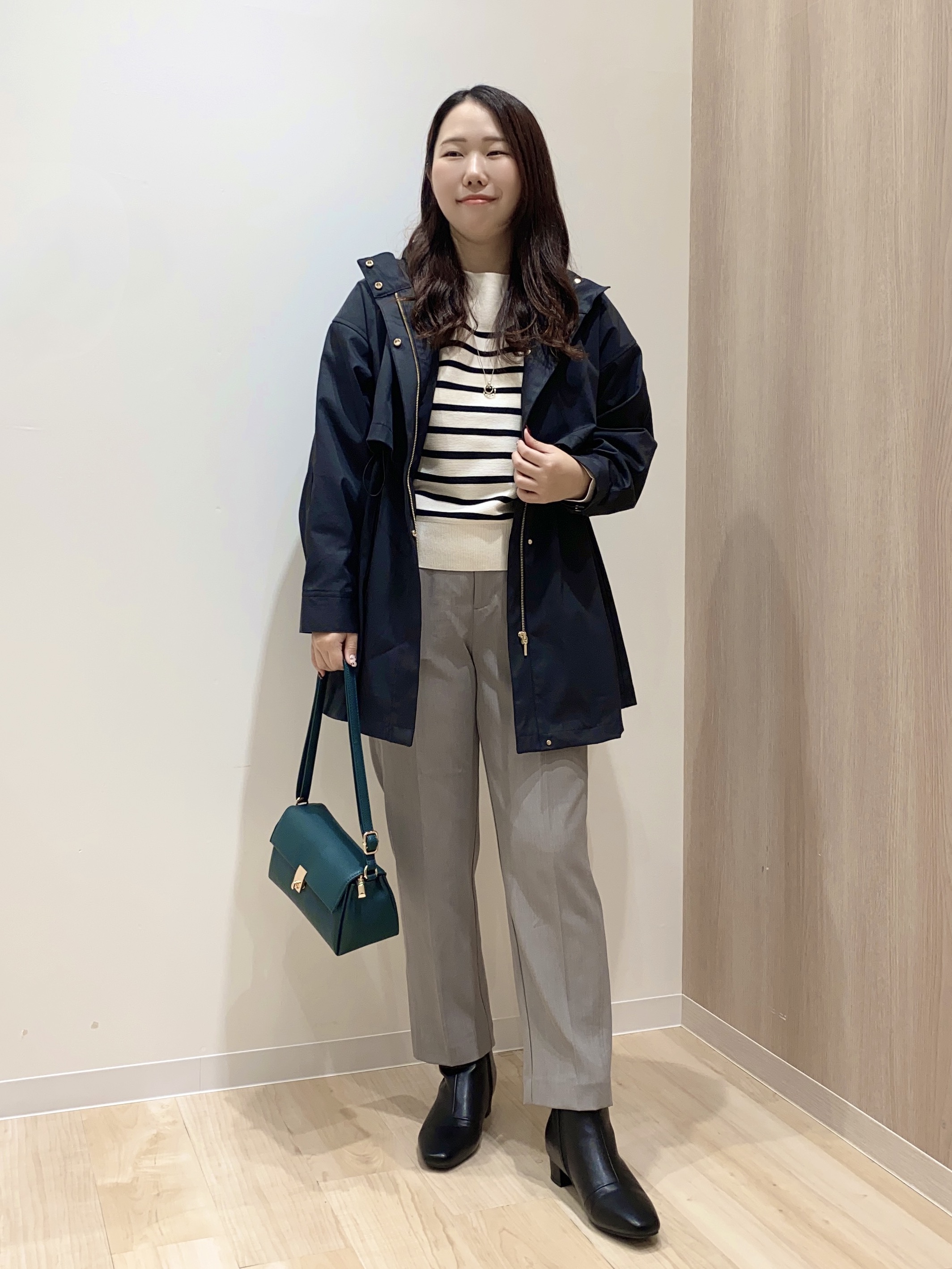 HANAさんの「grove｜【撥水／シルエット2WAY】ゆったり着られて体型カバー◎ スタンドネック テントラインコート」を使ったコーディネート