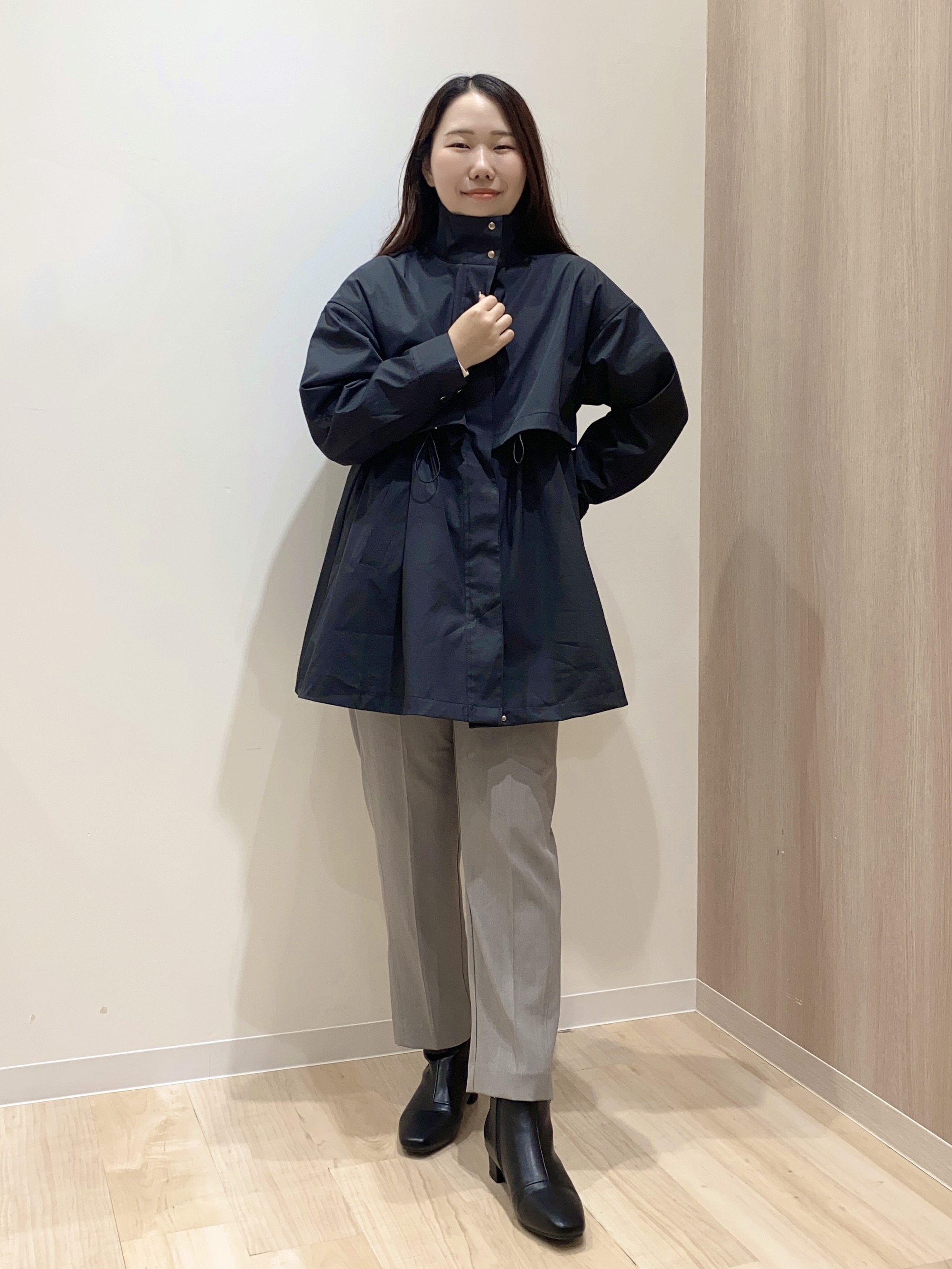 HANAさんの「grove｜【撥水／シルエット2WAY】ゆったり着られて体型カバー◎ スタンドネック テントラインコート」を使ったコーディネート