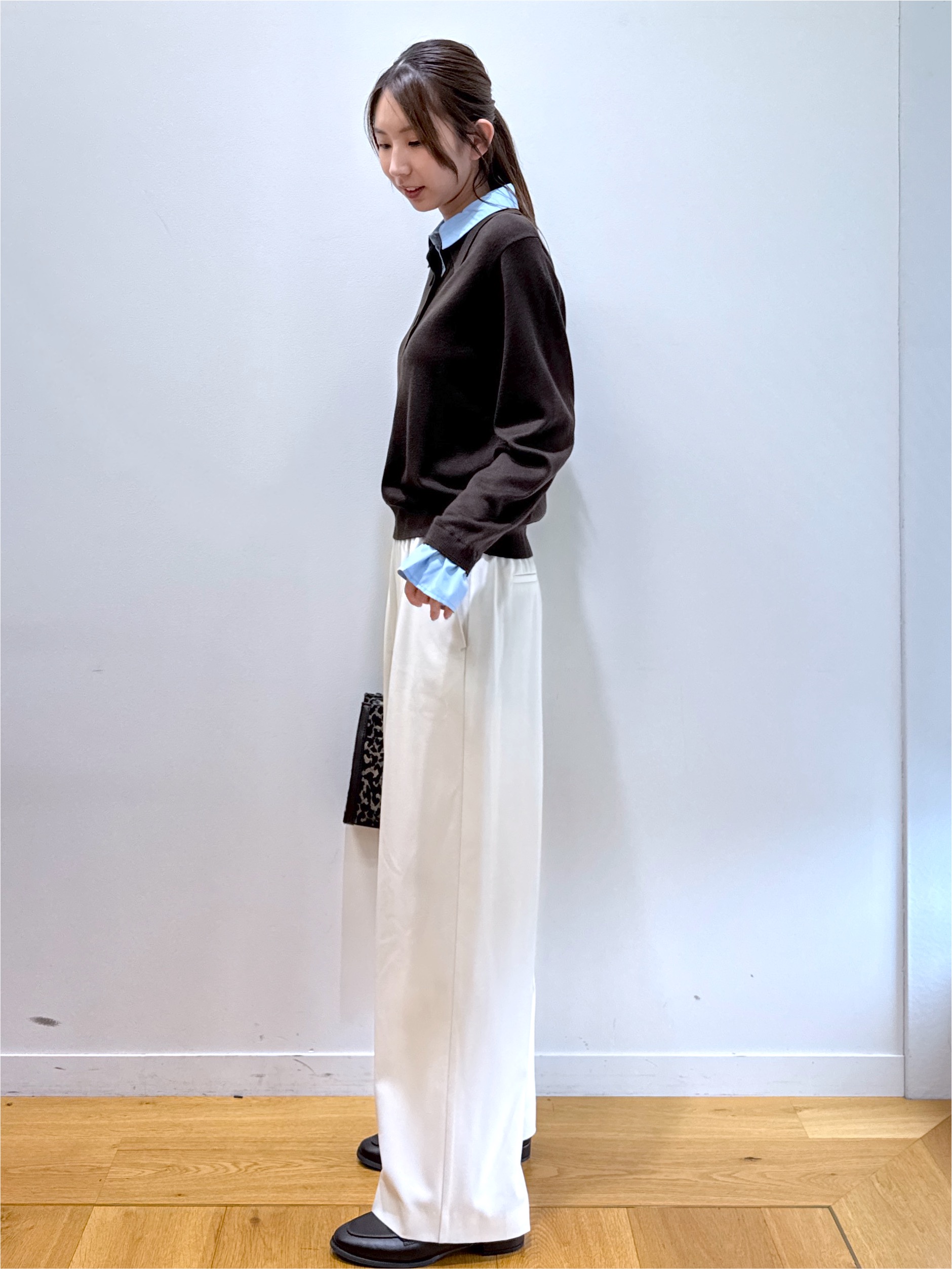 めぐさんの「OPAQUE.CLIP｜シャツレイヤード風ポロニット【洗濯機OK】」を使ったコーディネート