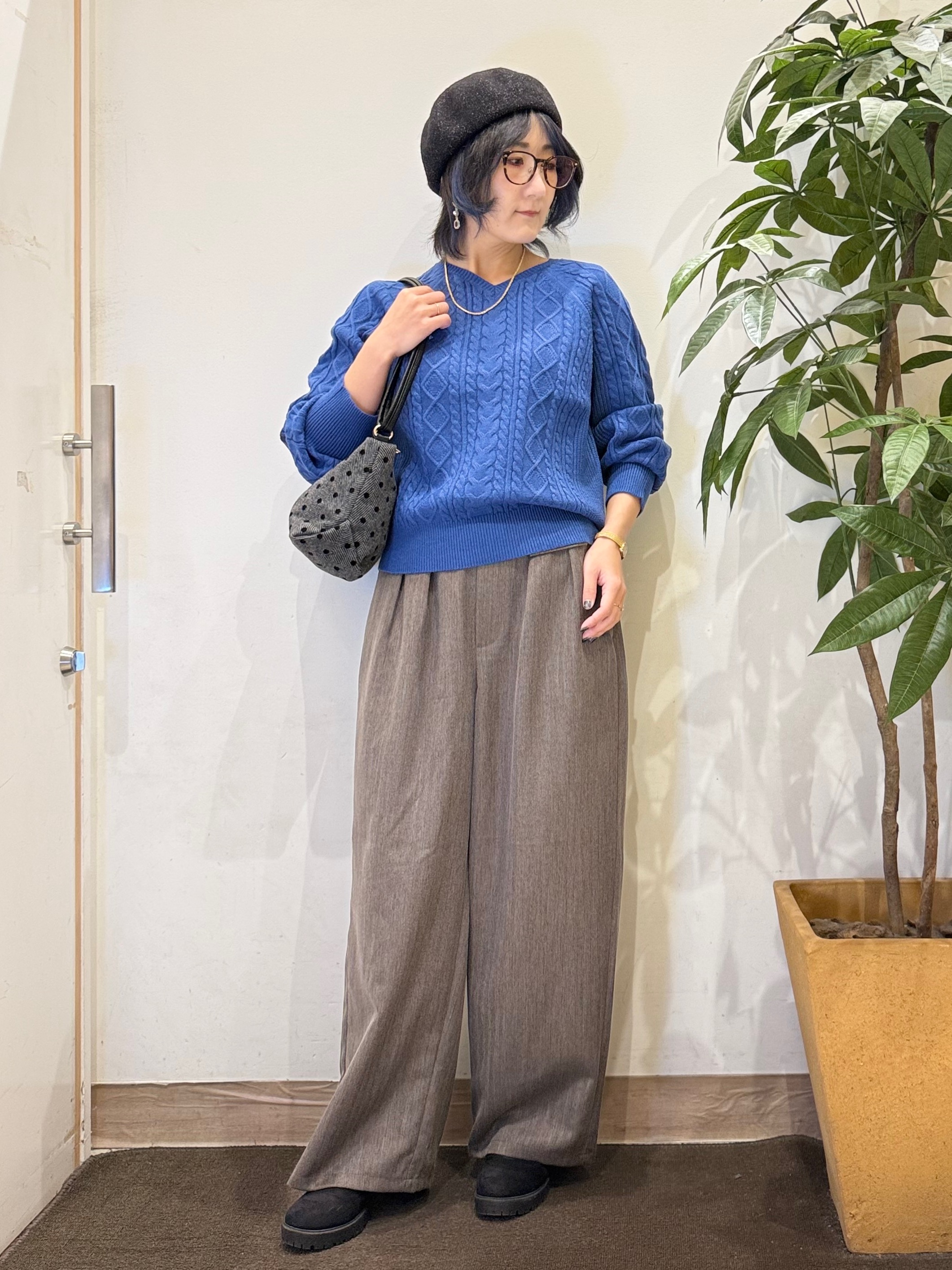 misakiさんの「SHOO･LA･RUE｜【S-LL/洗濯後しわになりにくい】お腹周りを自然にカバー ヘリンボーン タックワイドパンツ」を使ったコーディネート