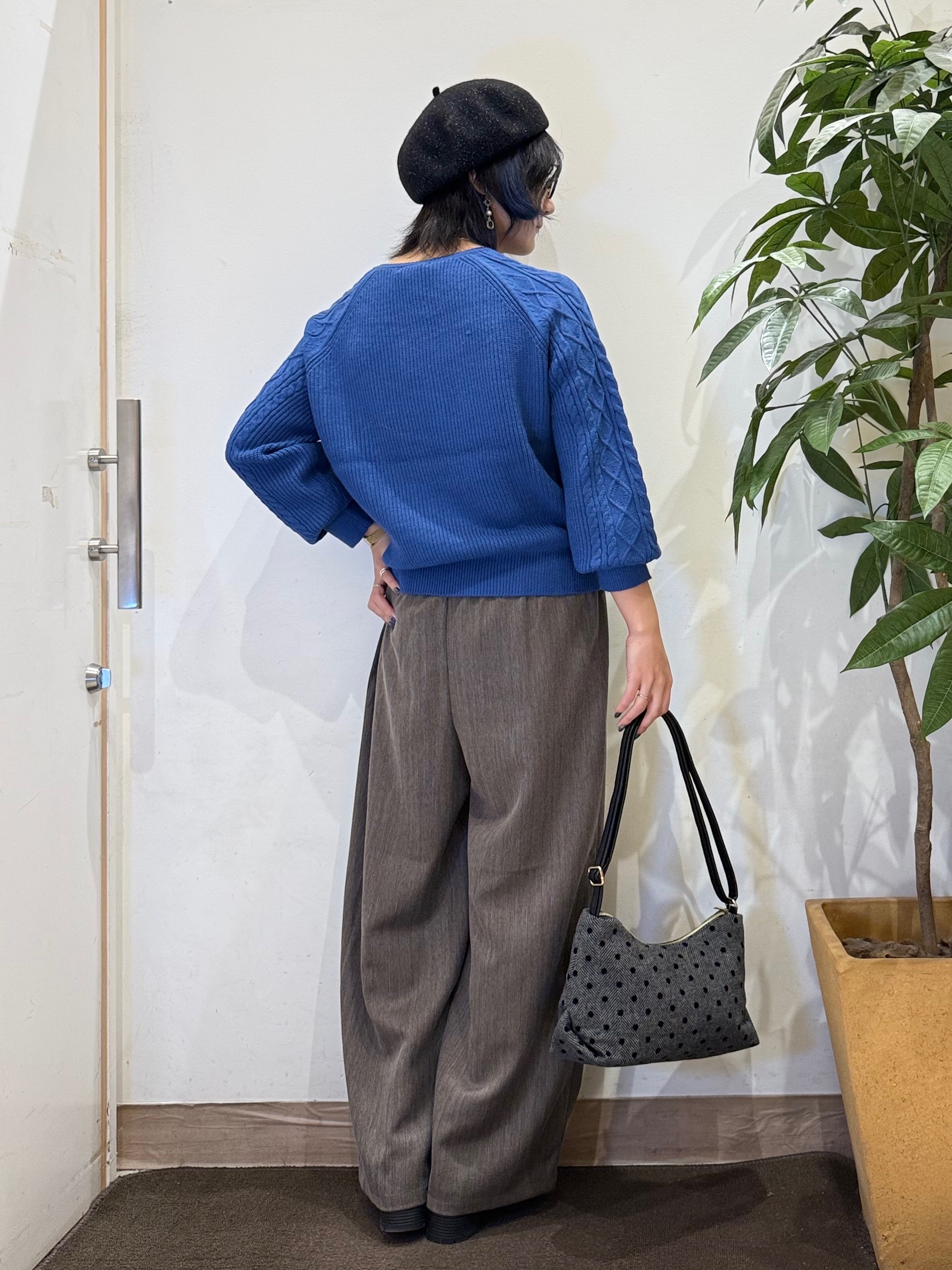 misakiさんの「SHOO･LA･RUE｜【S-LL/洗濯後しわになりにくい】お腹周りを自然にカバー ヘリンボーン タックワイドパンツ」を使ったコーディネート