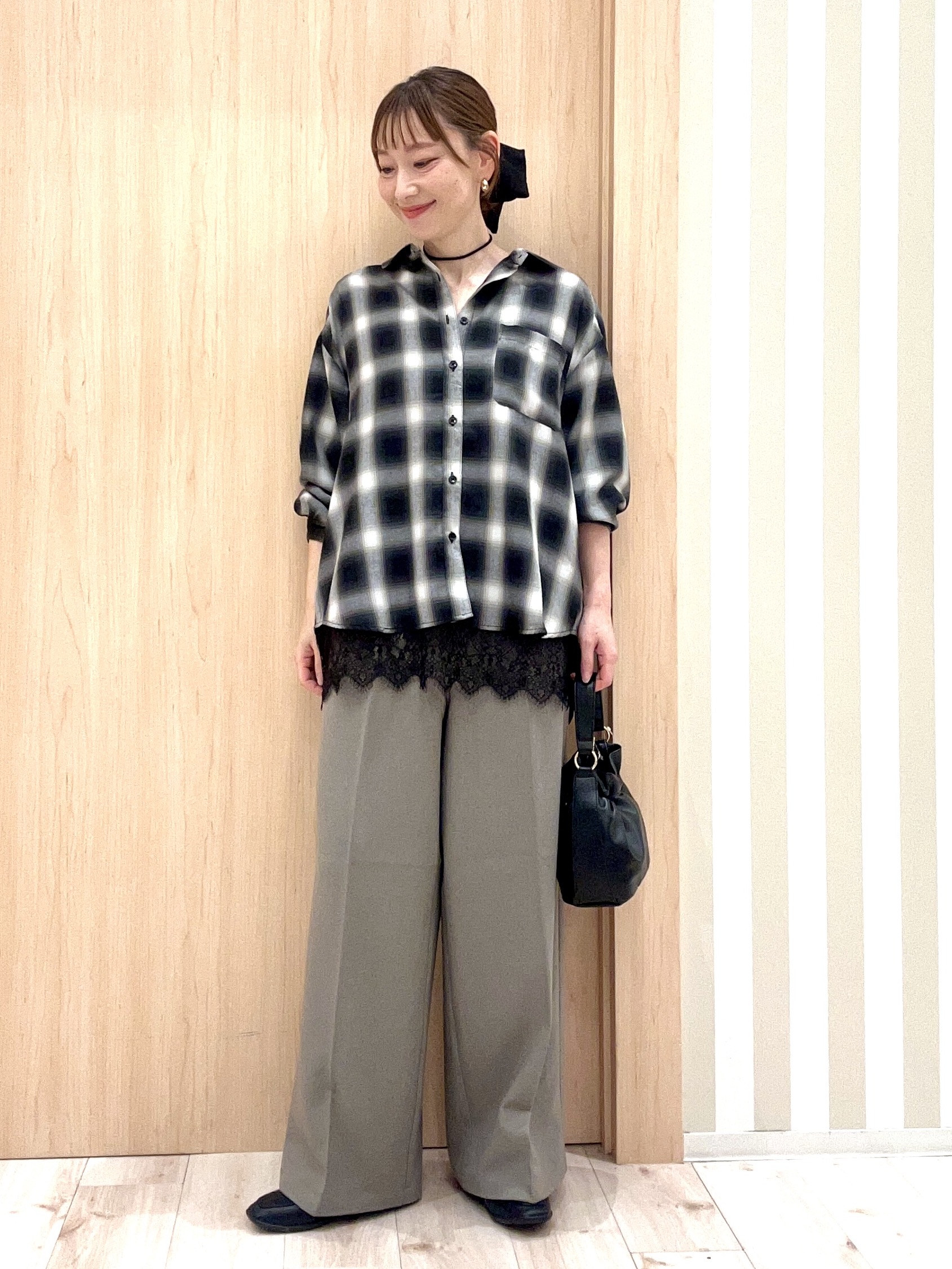 ririさんの「SHOO･LA･RUE｜【洗濯機可/S-LL】体型カバーしながらこなれ見え レース付きキャミソール」を使ったコーディネート