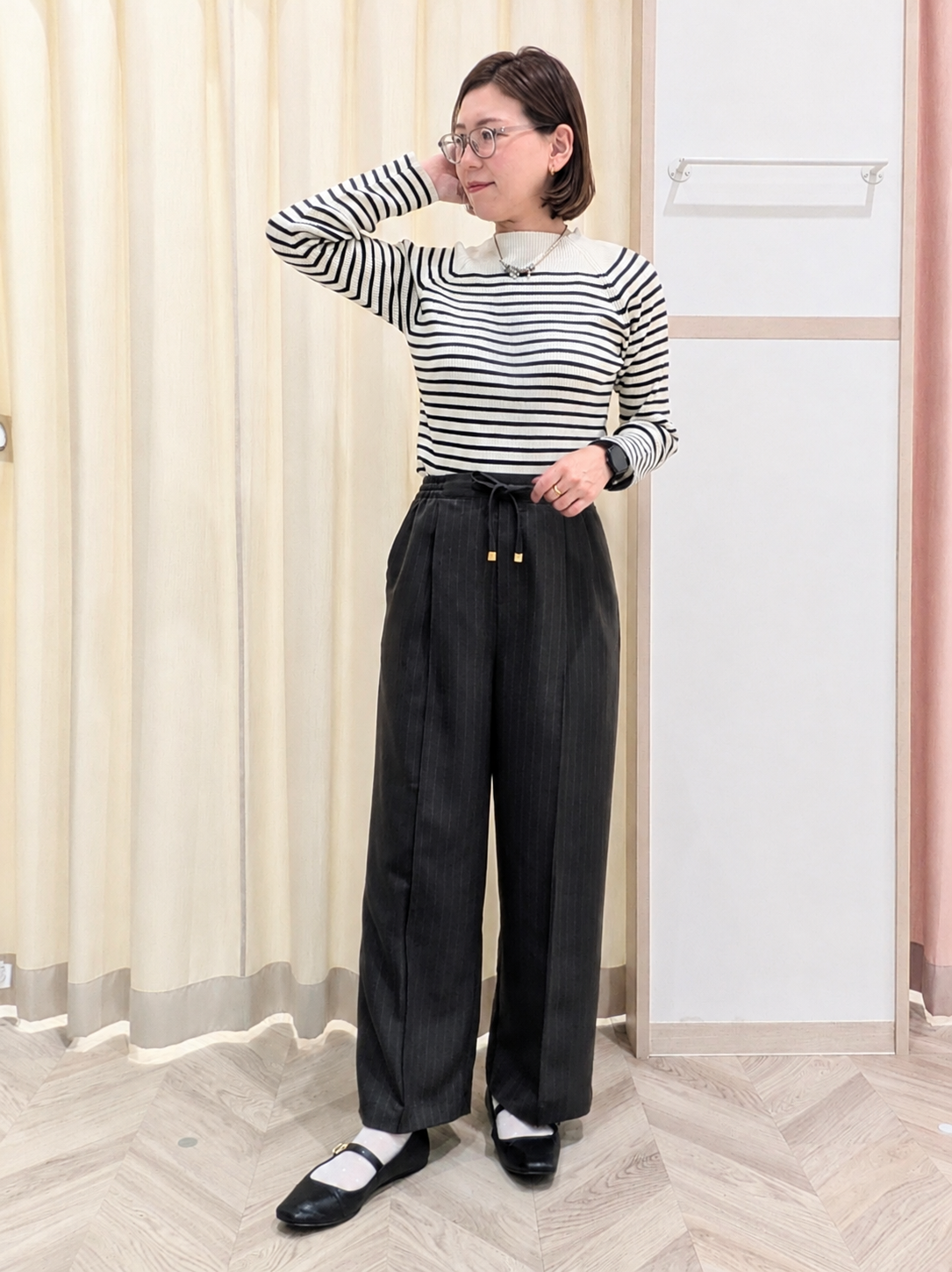 miyuさんの「SHOO･LA･RUE｜【洗濯後しわになりにくい/S-LL】裾ドロストフリルブルゾン」を使ったコーディネート
