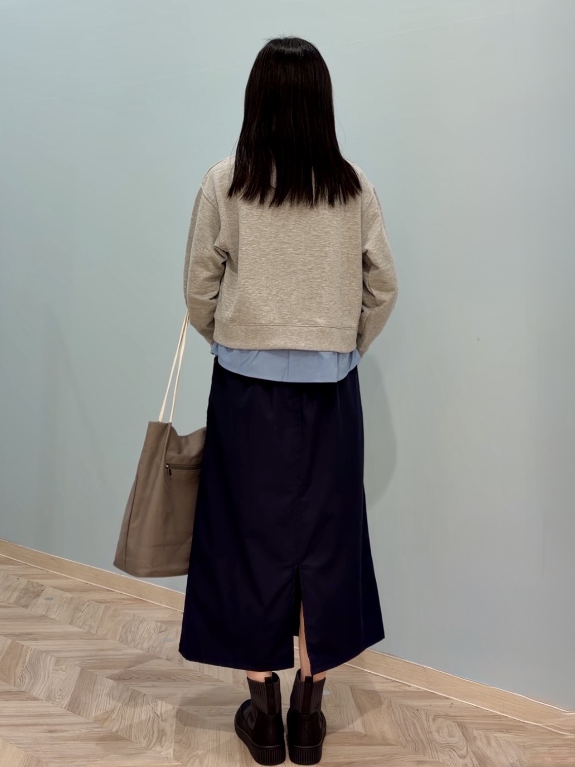 大西直穂さんの「SHOO･LA･RUE｜【S-LL/洗濯機可】一枚でレイヤード感が完成する シャツドッキング裏毛トップス」を使ったコーディネート