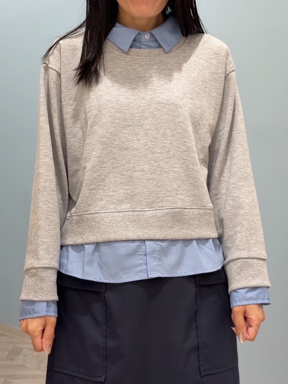 大西直穂さんの「SHOO･LA･RUE｜【S-LL/洗濯機可】一枚でレイヤード感が完成する シャツドッキング裏毛トップス」を使ったコーディネート