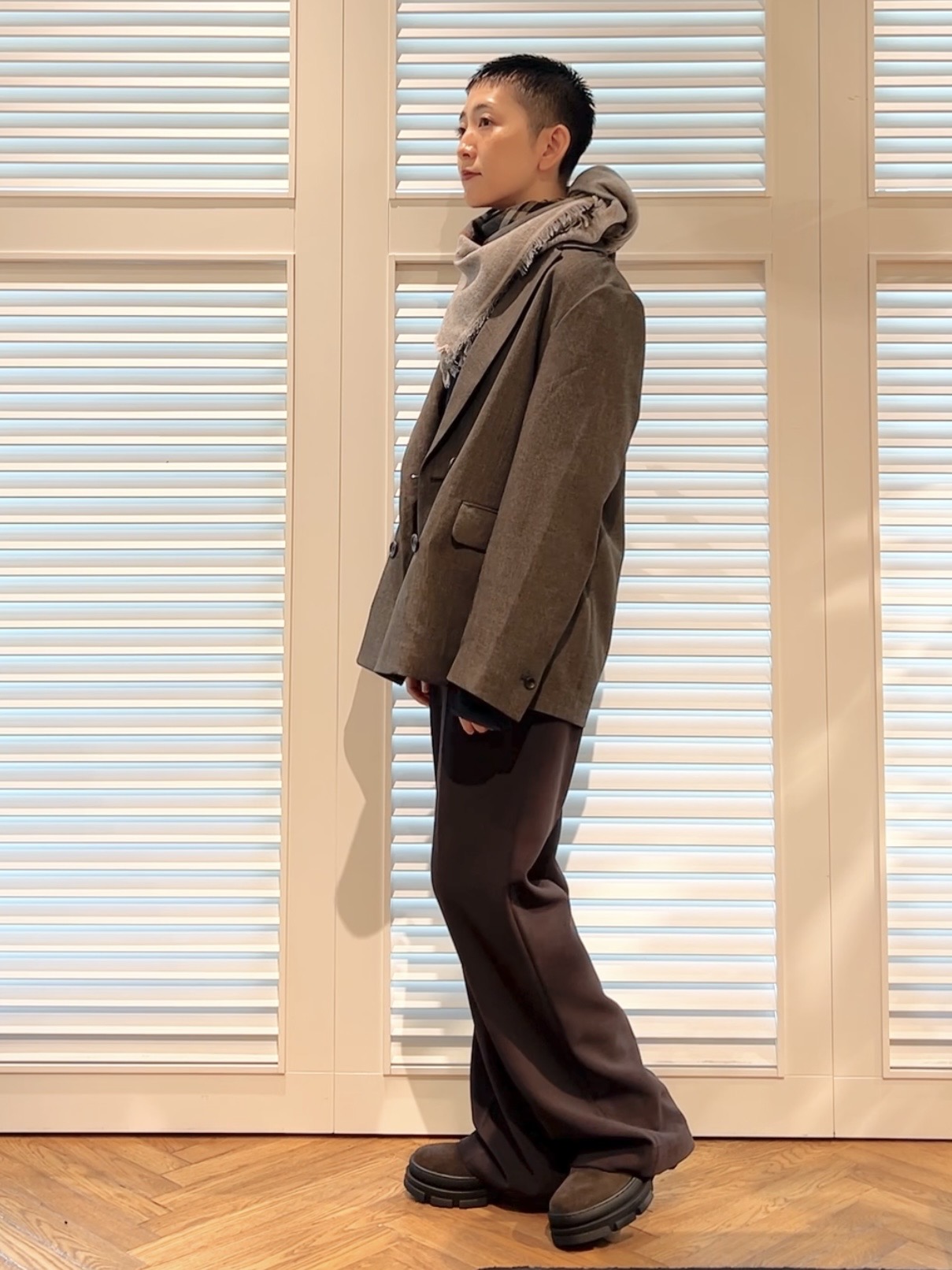 OCHIAIさんの「DRESSTERIOR｜【防しわ/吸水速乾/UVカット】シャークスキン ラフジャケット」を使ったコーディネート