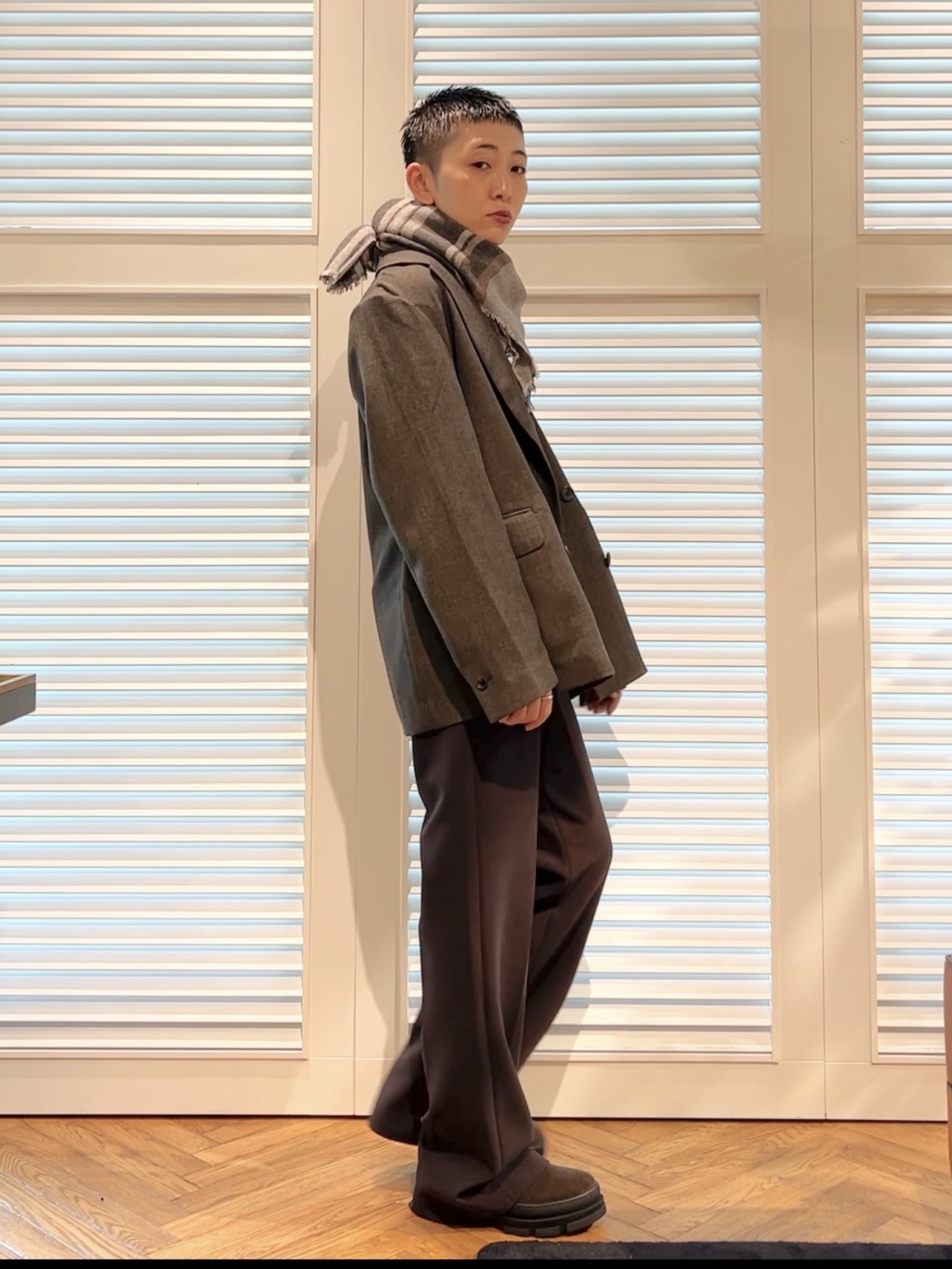 OCHIAIさんの「DRESSTERIOR｜【防しわ/吸水速乾/UVカット】シャークスキン ラフジャケット」を使ったコーディネート
