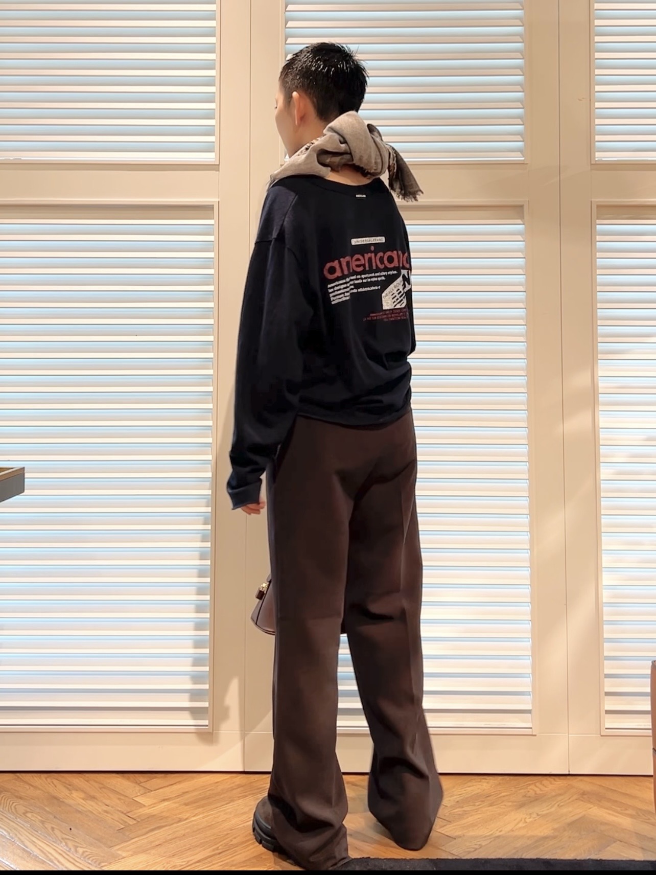 OCHIAIさんの「DRESSTERIOR｜ダブルクロスストレッチフレアパンツ」を使ったコーディネート