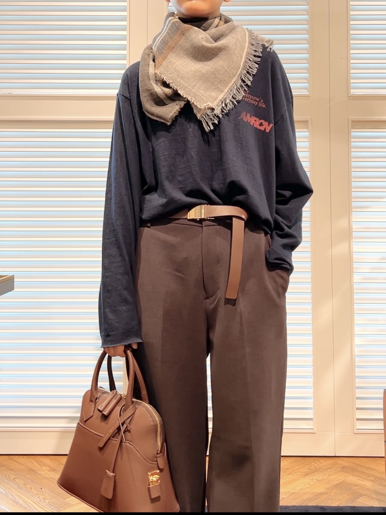 OCHIAIさんの「DRESSTERIOR｜ダブルクロスストレッチフレアパンツ」を使ったコーディネート