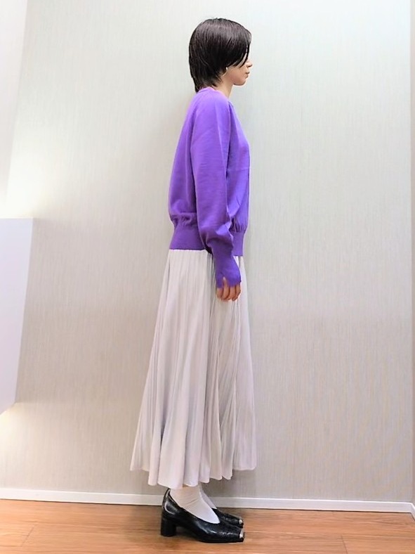 ミズタさんの「UNTITLED｜【アンサンブル可能/オンオフ使える】シルクウールカシミヤプルオーバー」を使ったコーディネート