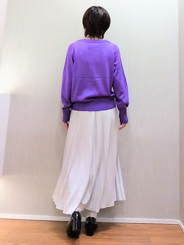 ミズタさんの「UNTITLED｜【アンサンブル可能/オンオフ使える】シルクウールカシミヤプルオーバー」を使ったコーディネート