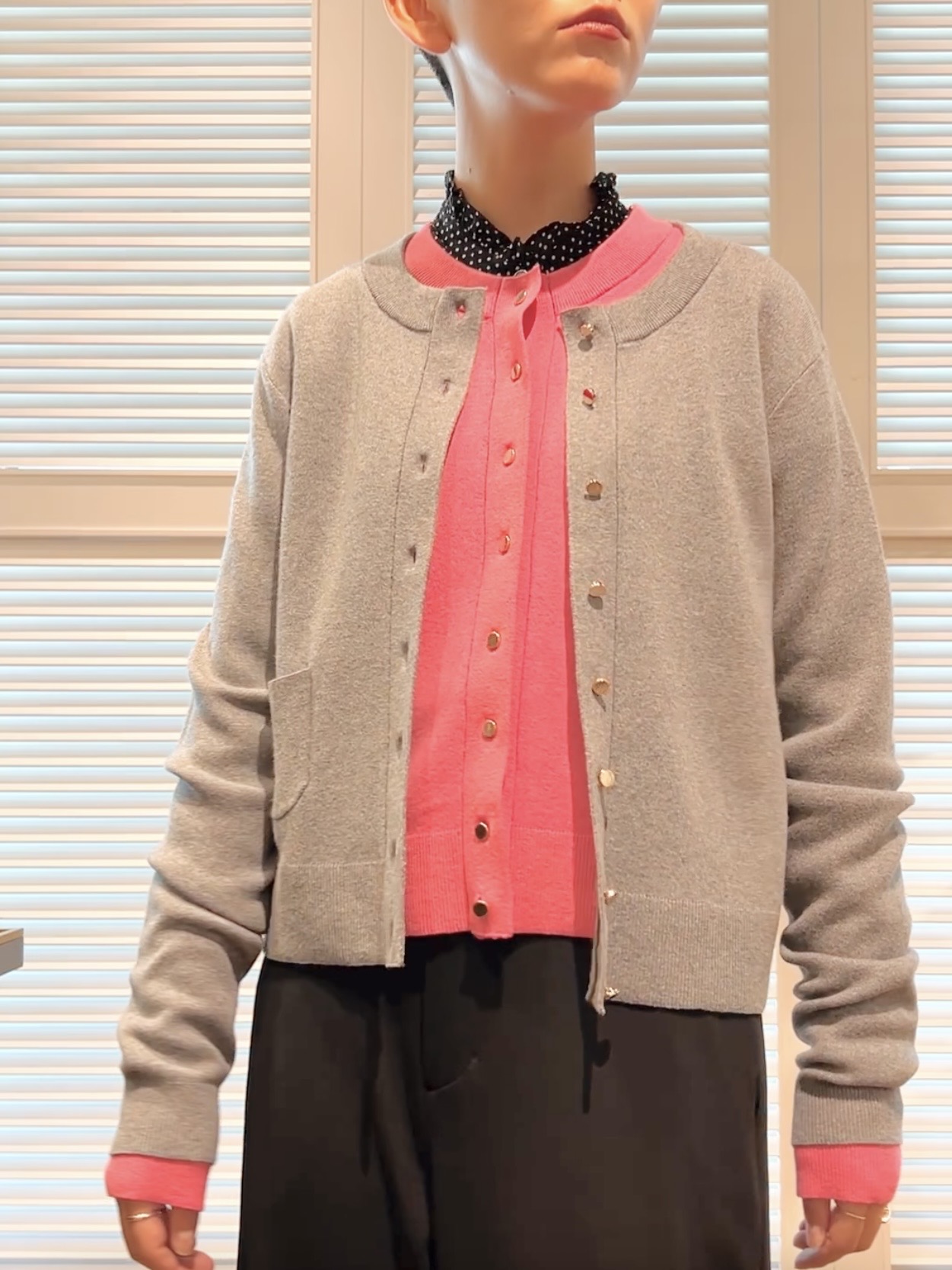 OCHIAIさんの「DRESSTERIOR｜【5色展開/マシンウォッシャブル】コットンカシミヤカーディガン」を使ったコーディネート