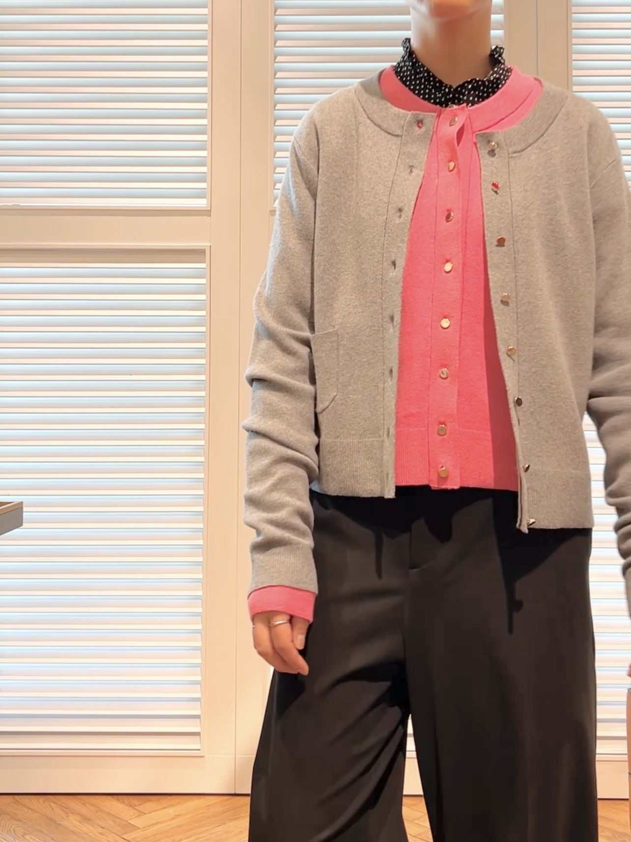 OCHIAIさんの「DRESSTERIOR｜【5色展開/マシンウォッシャブル】コットンカシミヤカーディガン」を使ったコーディネート