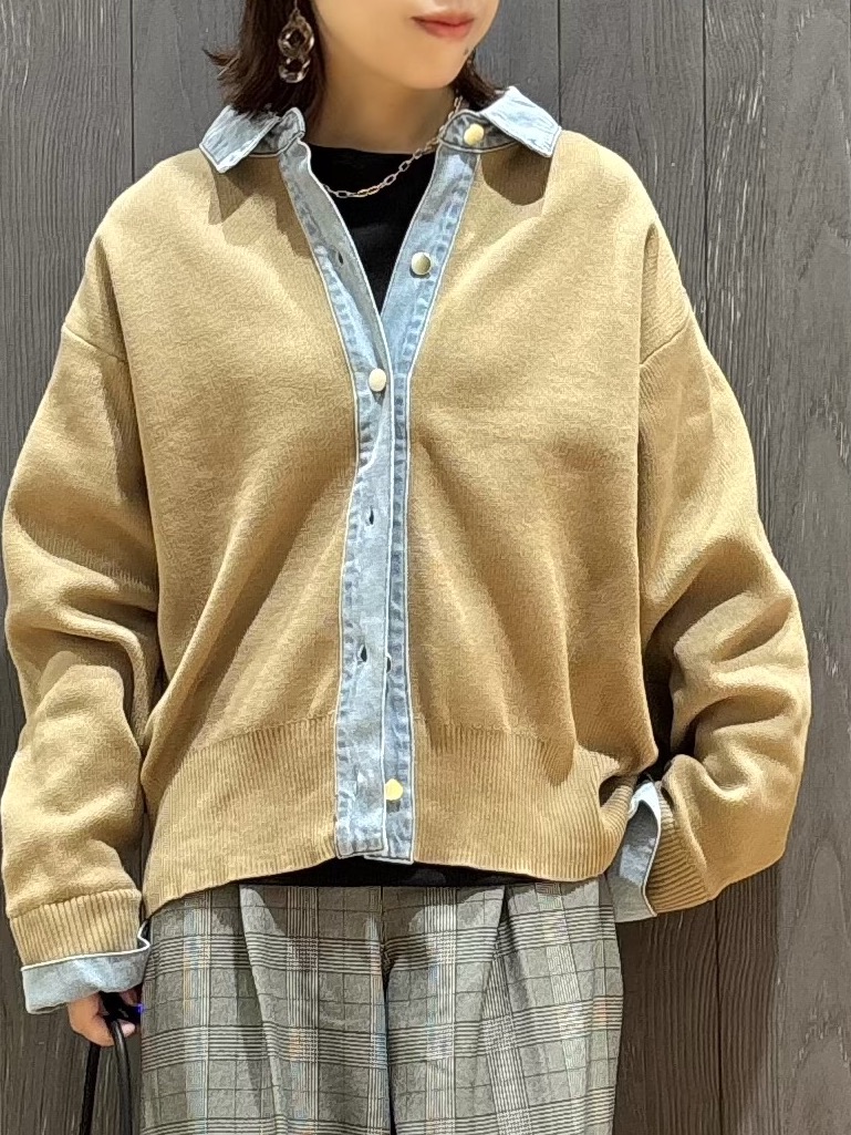 meiさんの「SHOO･LA･RUE｜【S-LL/洗濯機可】デニム／チェック切替でこなれ見え 金ボタンニットカーディガン」を使ったコーディネート
