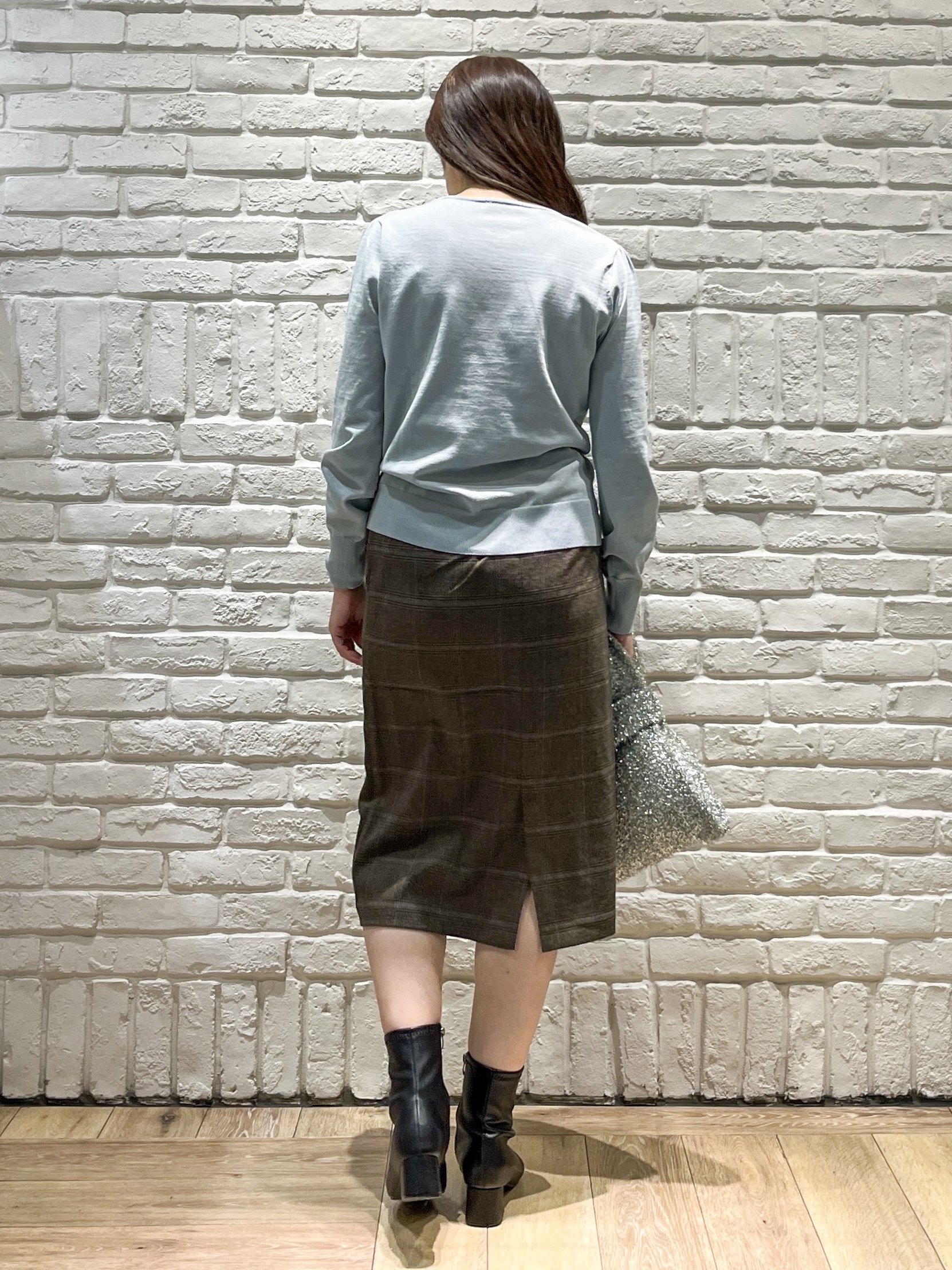 erinaさんの「index｜ビジューパーツ付きハートネックニット【洗濯機OK／抗ピリング】」を使ったコーディネート
