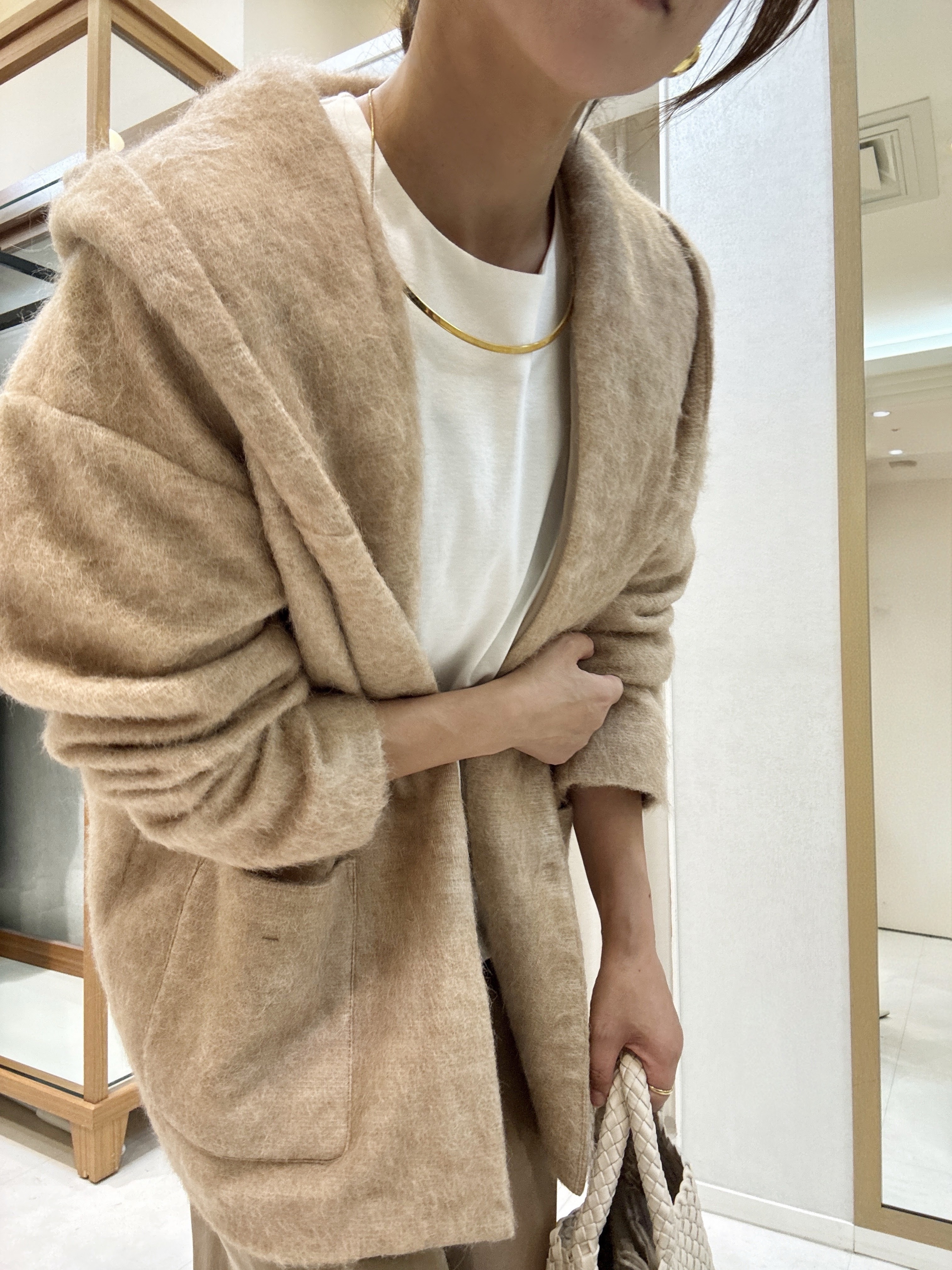 tomoさんの「UNTITLED｜【軽アウター/秋羽織り】シャギーフーディ―カーディガン」を使ったコーディネート