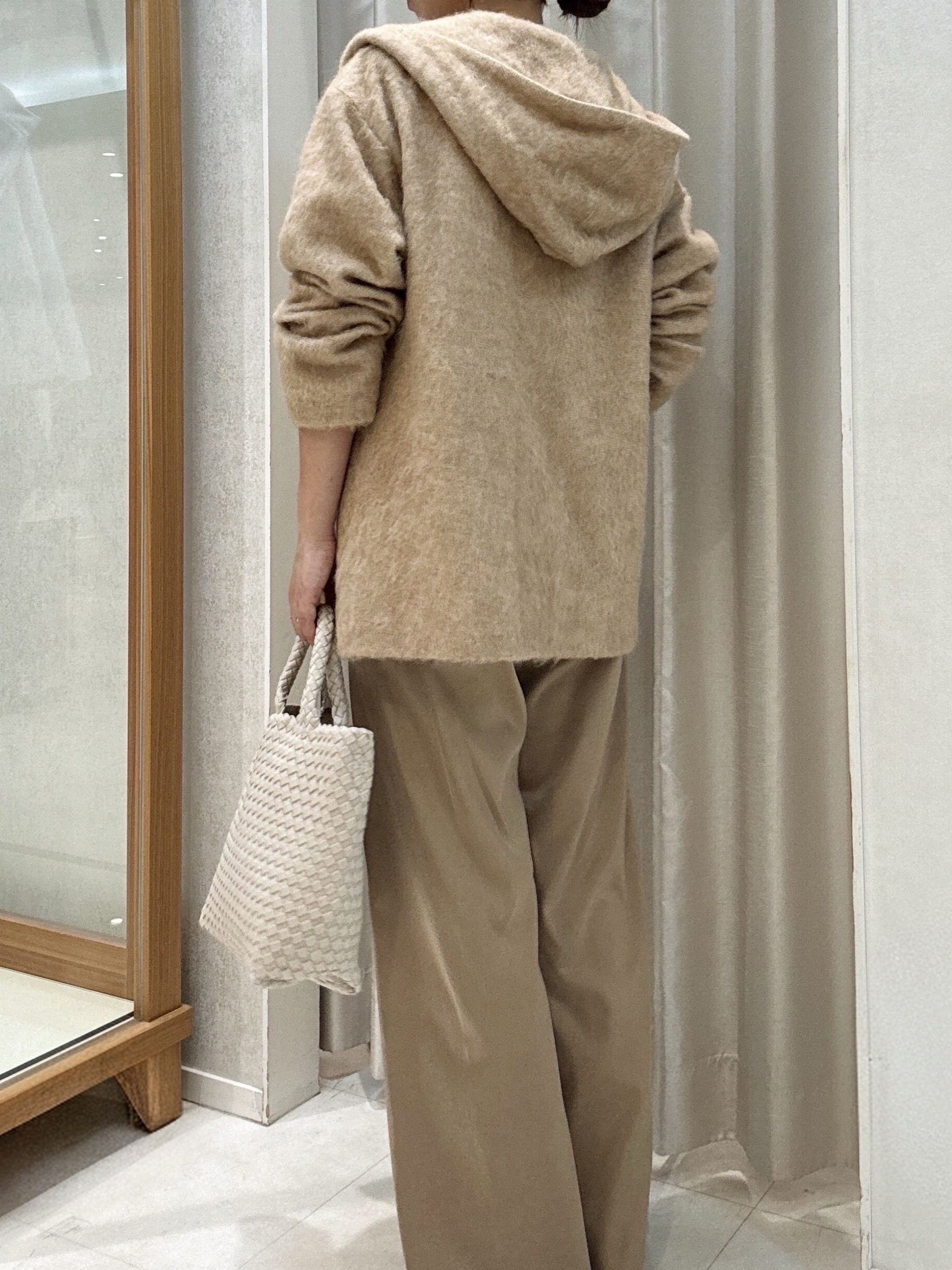 tomoさんの「UNTITLED｜【軽アウター/秋羽織り】シャギーフーディ―カーディガン」を使ったコーディネート