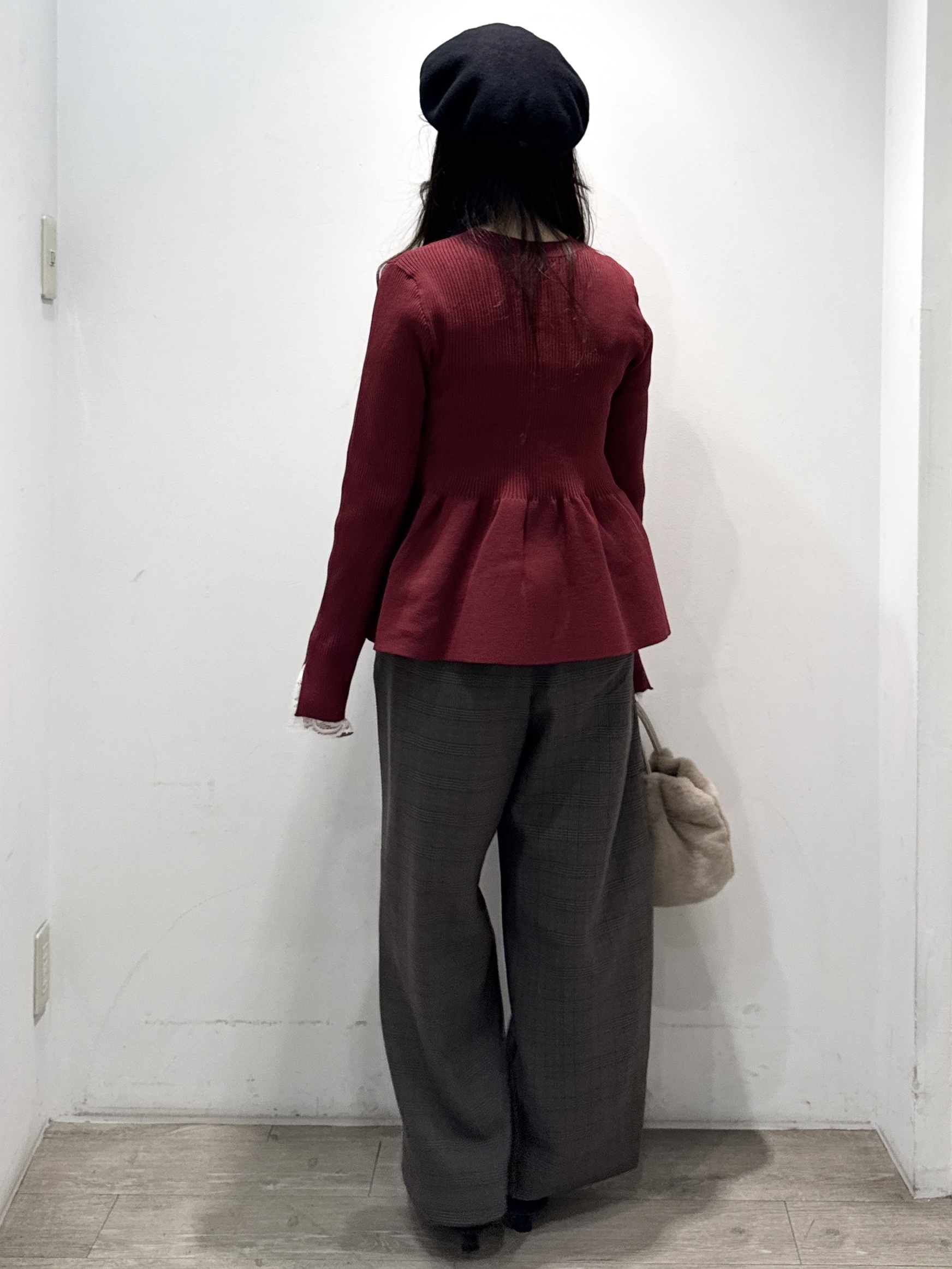 yuicciさんの「OPAQUE.CLIP｜【上品見えの袖レース】ペプラム カーディガン」を使ったコーディネート