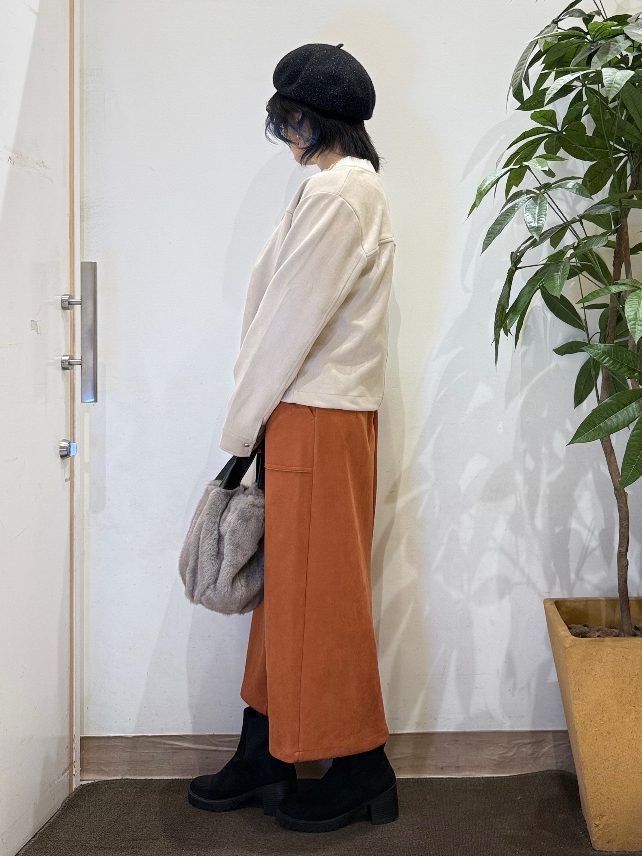 misakiさんの「SHOO･LA･RUE｜【S-LL/洗濯機可/ストレッチ】動きやすく軽やか スエード調ノーカラージップブルゾン」を使ったコーディネート