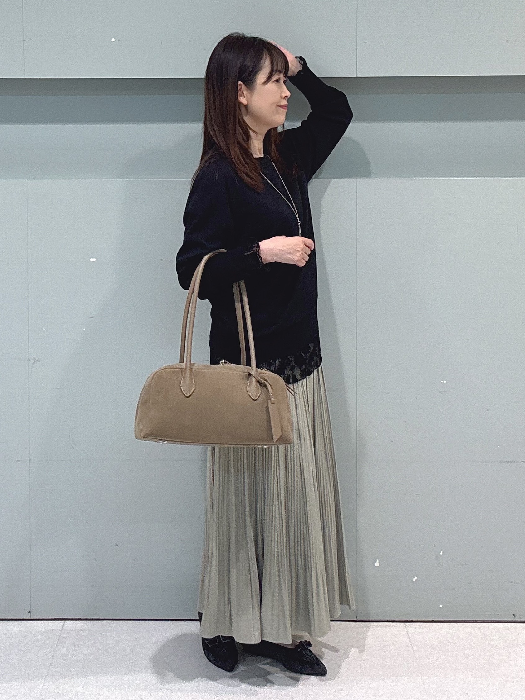 makiさんの「UNTITLED｜【アンサンブル可能/オンオフ使える】シルクウールカシミヤプルオーバー」を使ったコーディネート