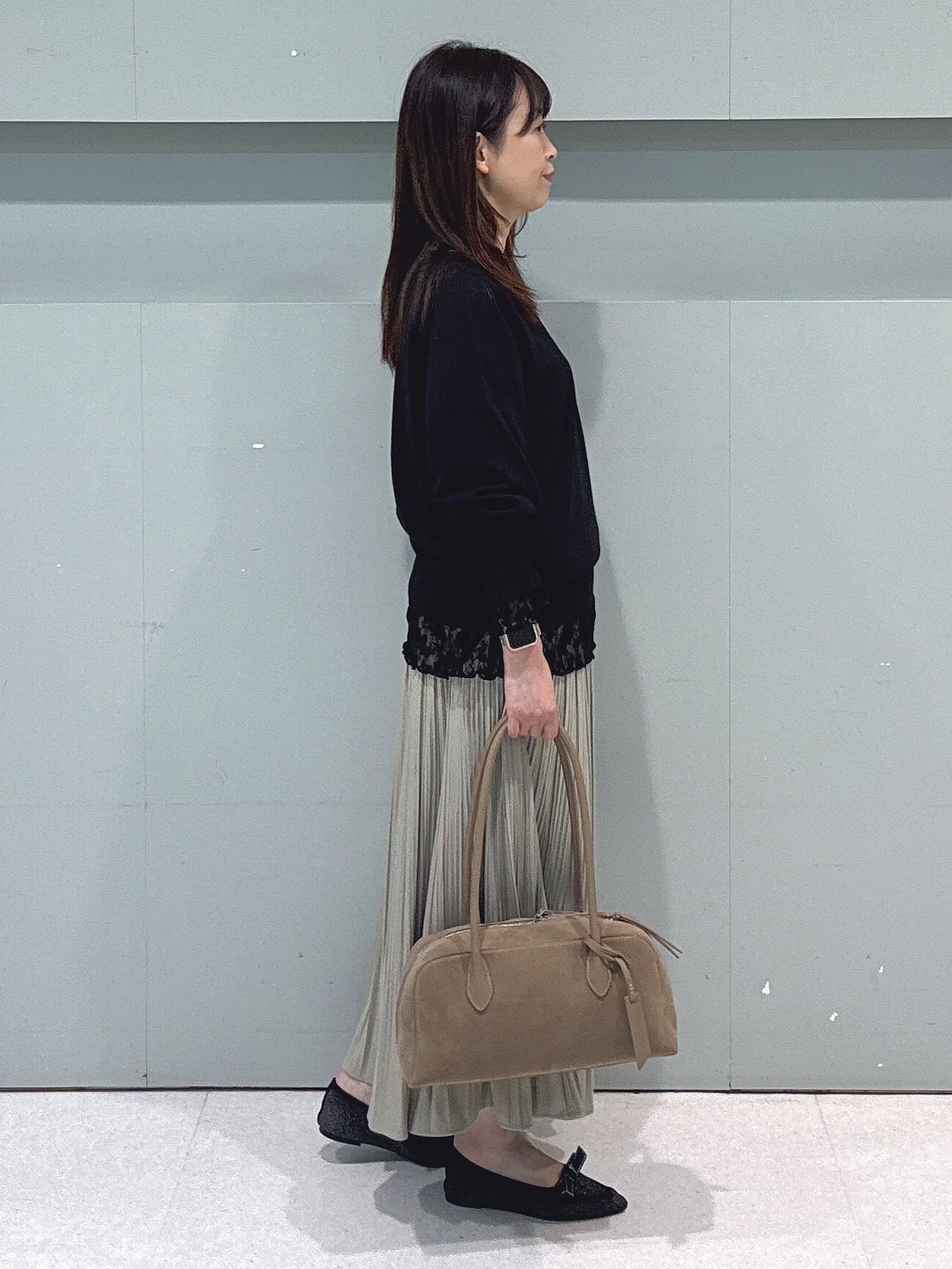 makiさんの「UNTITLED｜【アンサンブル可能/オンオフ使える】シルクウールカシミヤプルオーバー」を使ったコーディネート