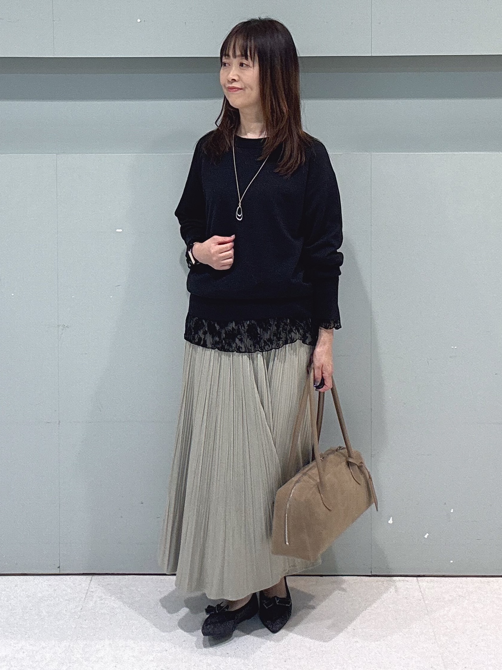 makiさんの「UNTITLED｜【アンサンブル可能/オンオフ使える】シルクウールカシミヤプルオーバー」を使ったコーディネート
