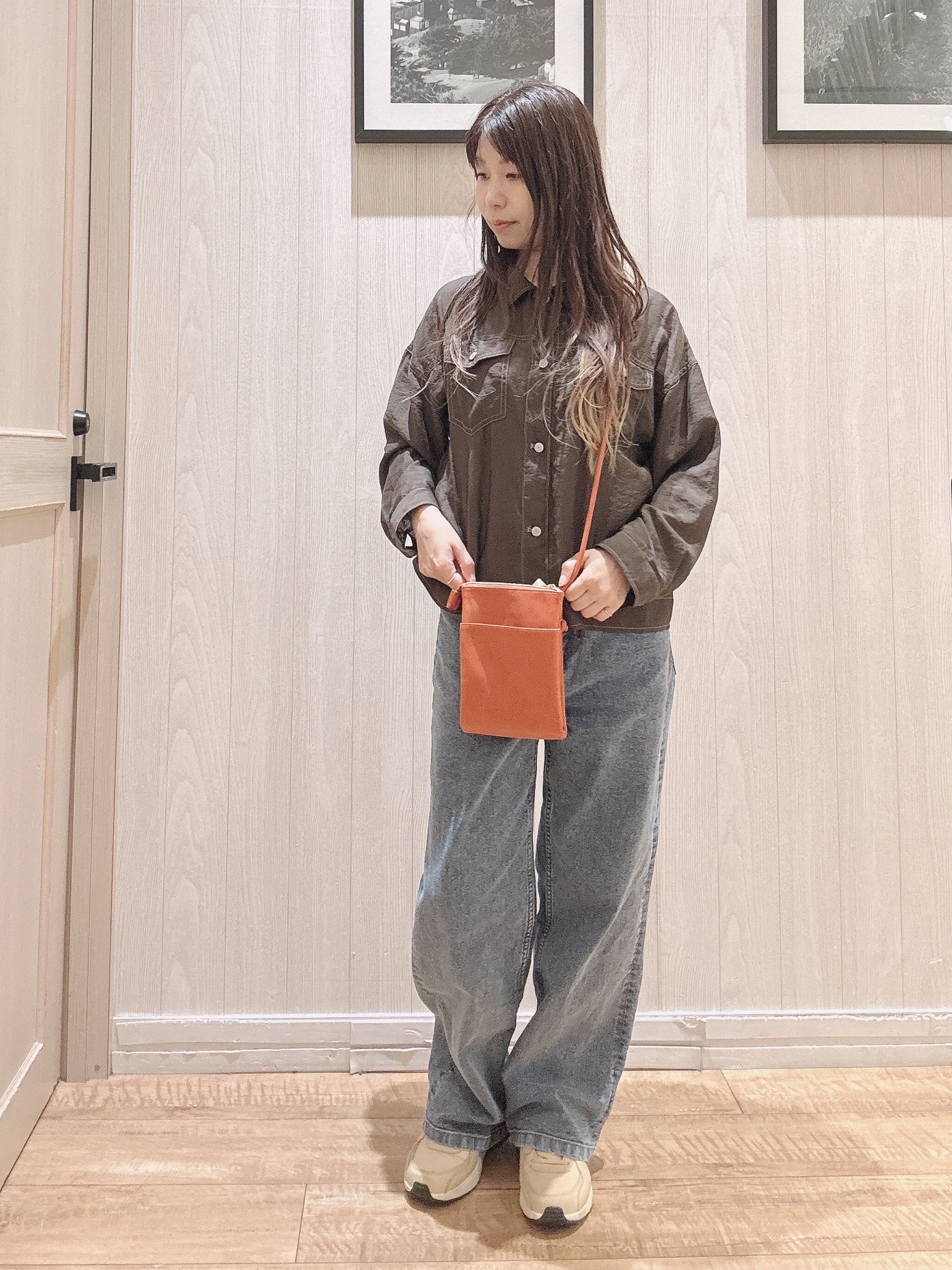 COSさんの「SHOO･LA･RUE｜【S-LL/洗濯機可】さっと羽織れるGジャン風ジャケット」を使ったコーディネート