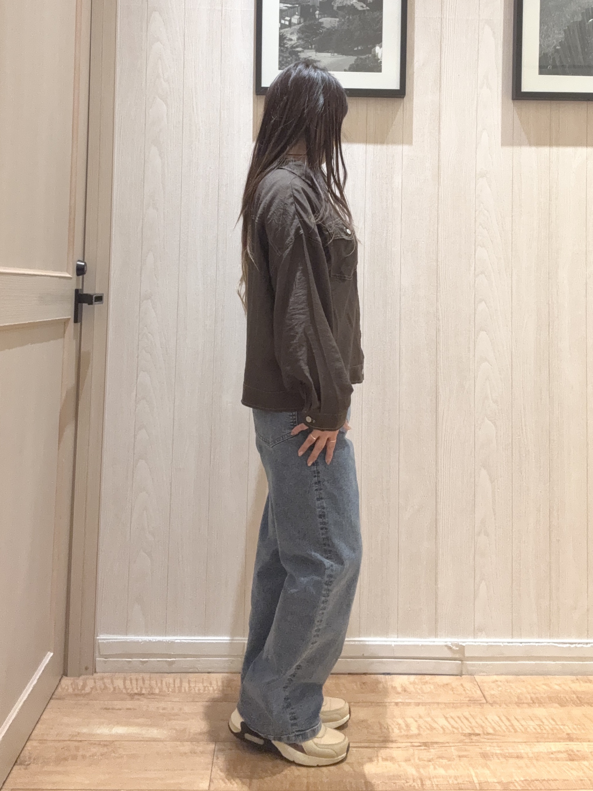 COSさんの「SHOO･LA･RUE｜【S-LL/洗濯機可】さっと羽織れるGジャン風ジャケット」を使ったコーディネート