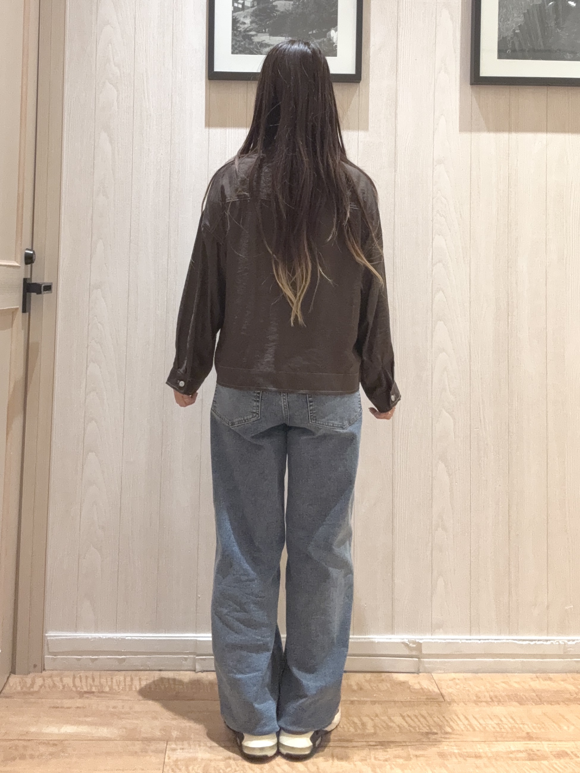 COSさんの「SHOO･LA･RUE｜【S-LL/洗濯機可】さっと羽織れるGジャン風ジャケット」を使ったコーディネート