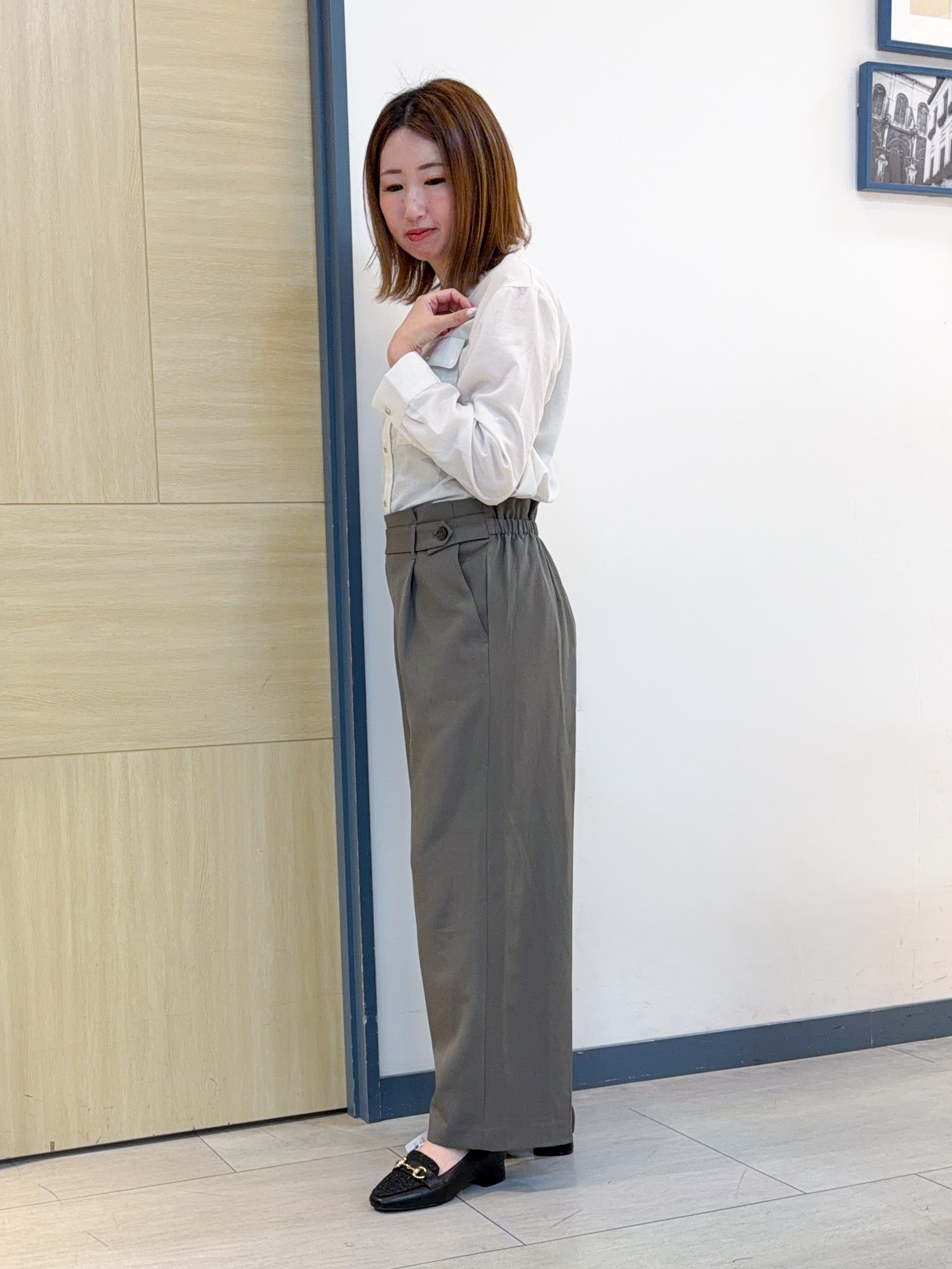 nanaさんの「grove｜1枚着でも羽織りでも。 バンドカラースキッパーシャツ」を使ったコーディネート