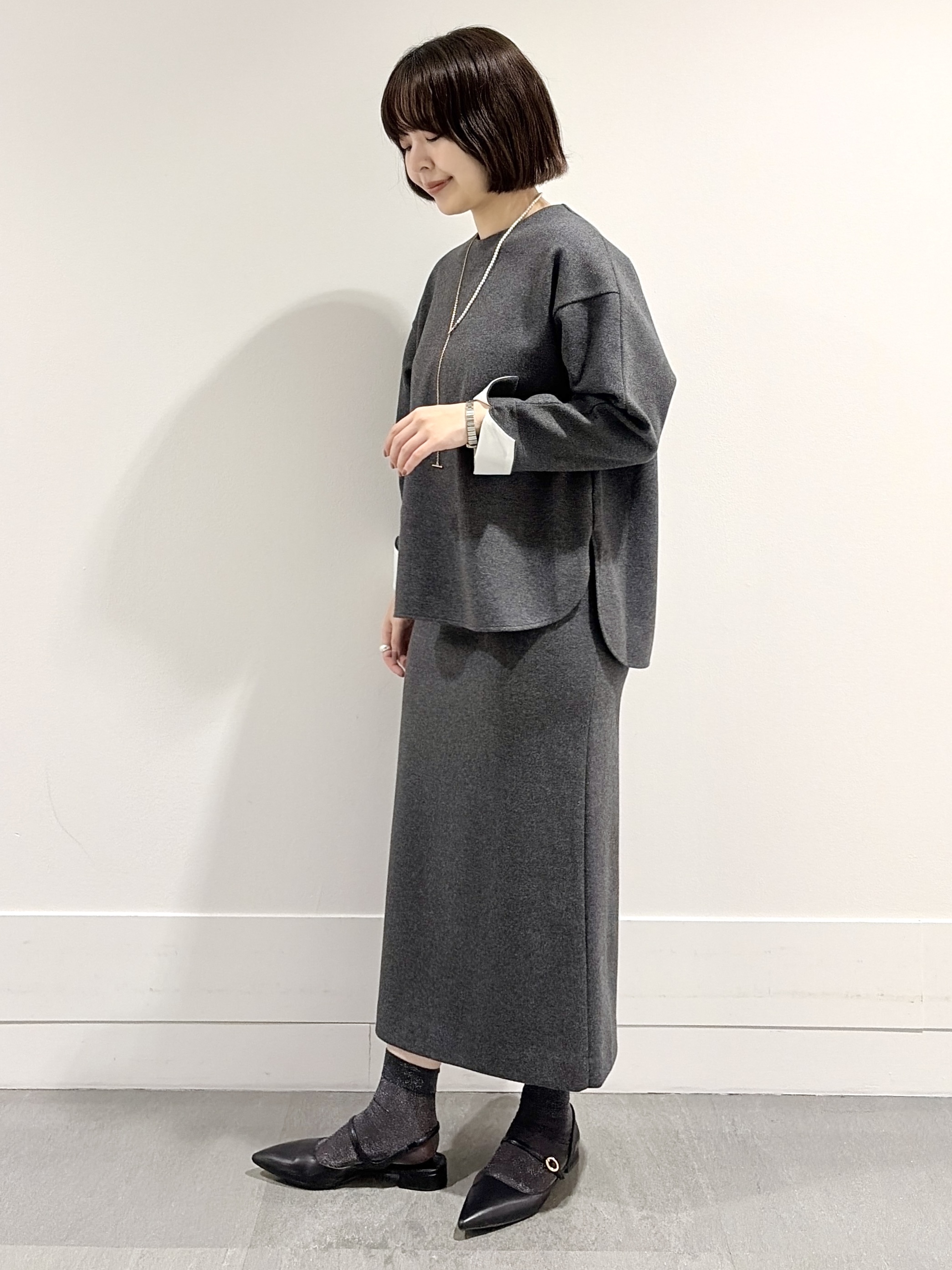 モエカさんの「UNTITLED｜【セットアップ可/スウェットライク】袖口シャツドッキングプルオーバー」を使ったコーディネート