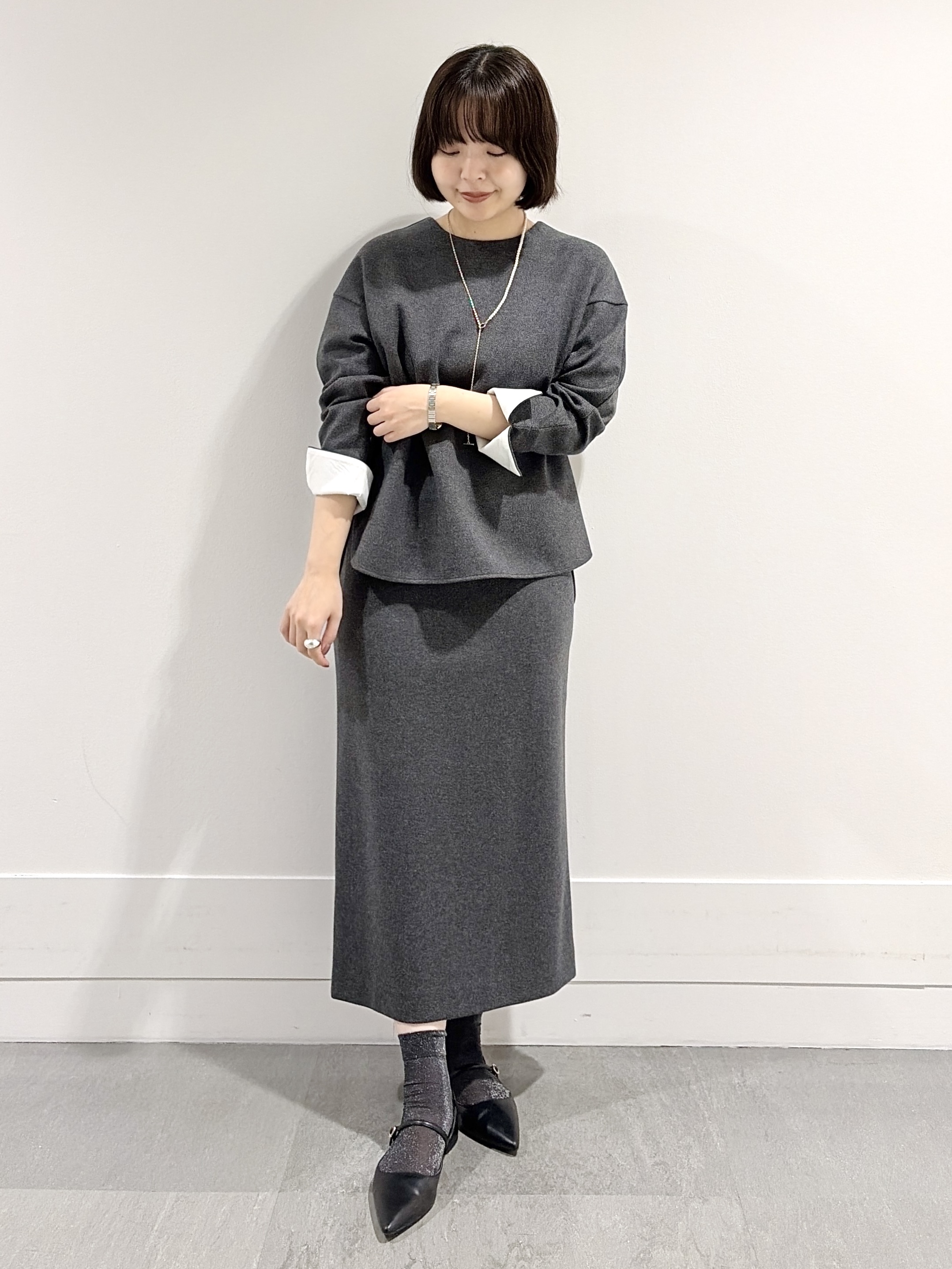 モエカさんの「UNTITLED｜【セットアップ可/スウェットライク】袖口シャツドッキングプルオーバー」を使ったコーディネート