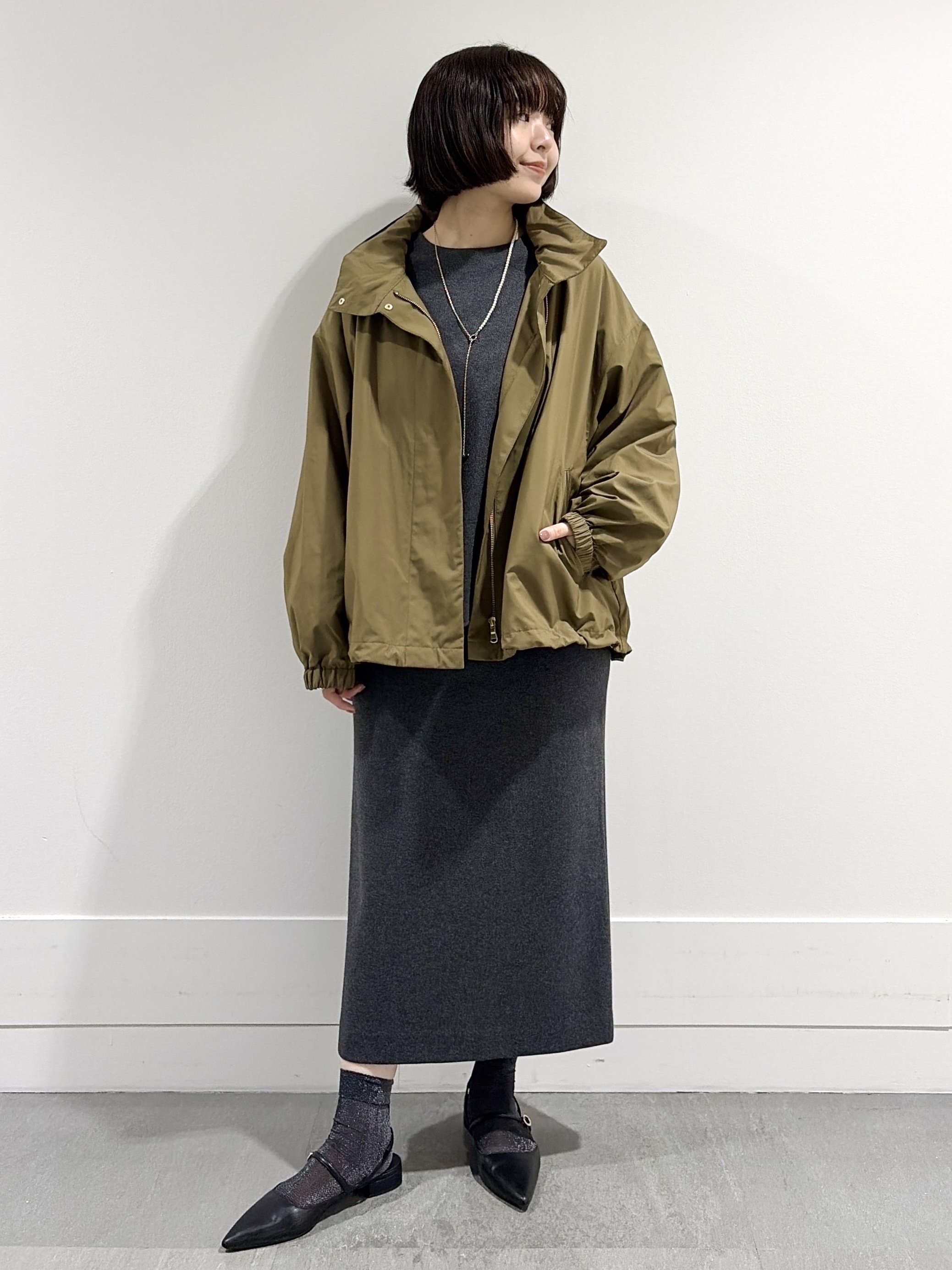 モエカさんの「UNTITLED｜【撥水/軽アウター/2way】タフタマウンテンパーカー」を使ったコーディネート