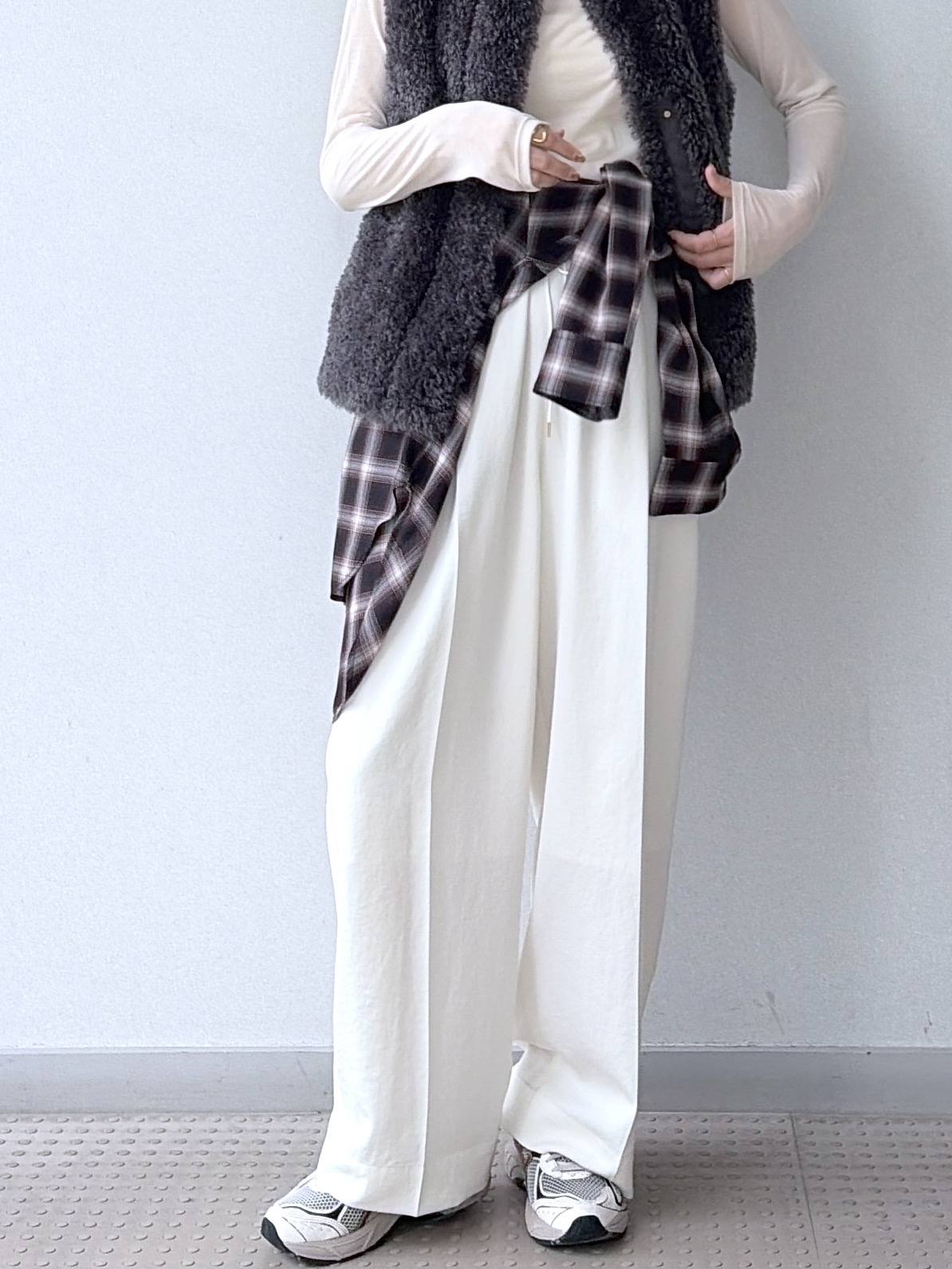 yoshikadoさんの「DRESSTERIOR｜【STORY11月号掲載】シアータートル」を使ったコーディネート