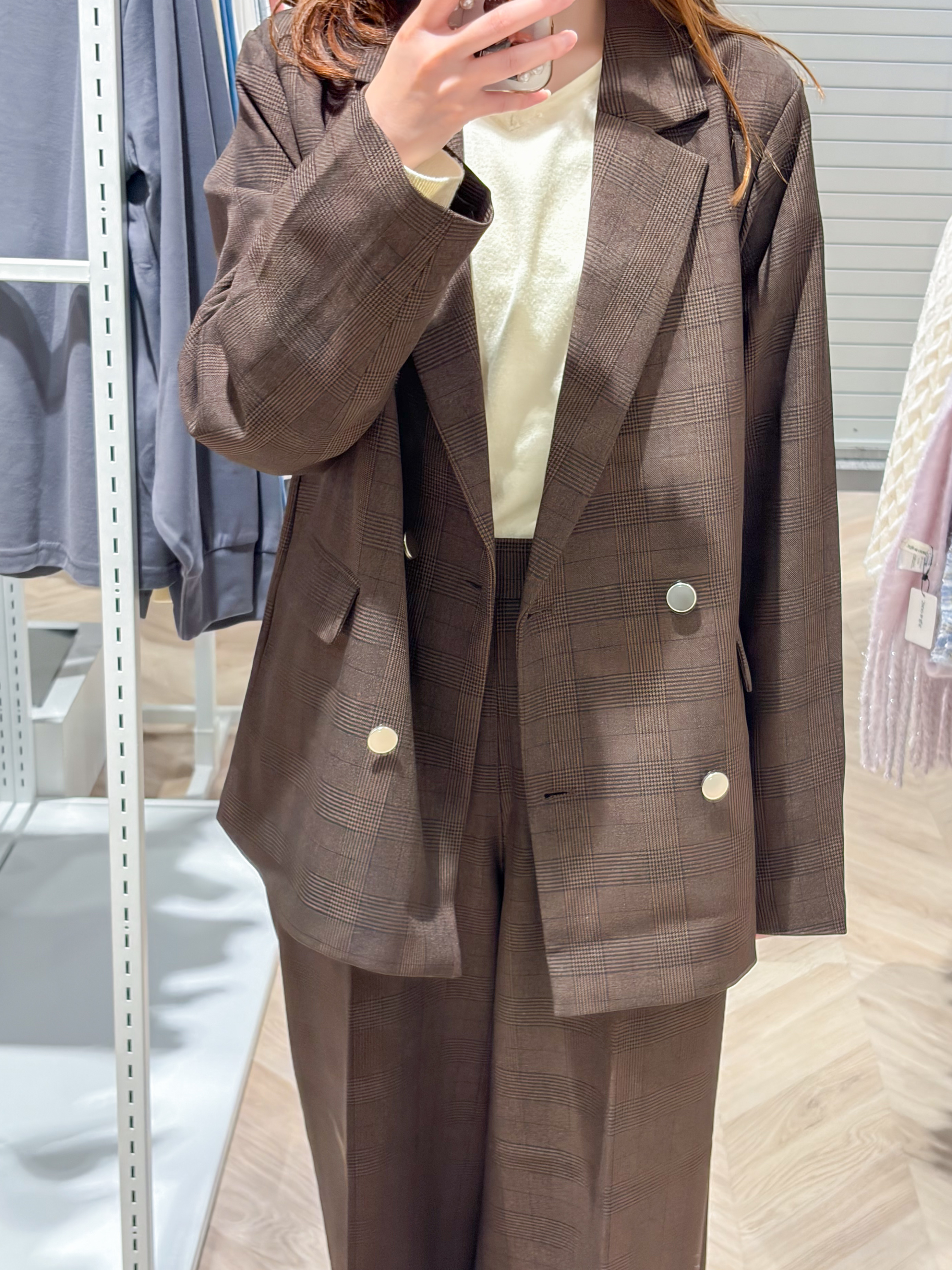 とまとさんの「SHOO･LA･RUE｜【セットアップ可/洗濯後しわになりにくい】ウールフィール ダブルジャケット」を使ったコーディネート