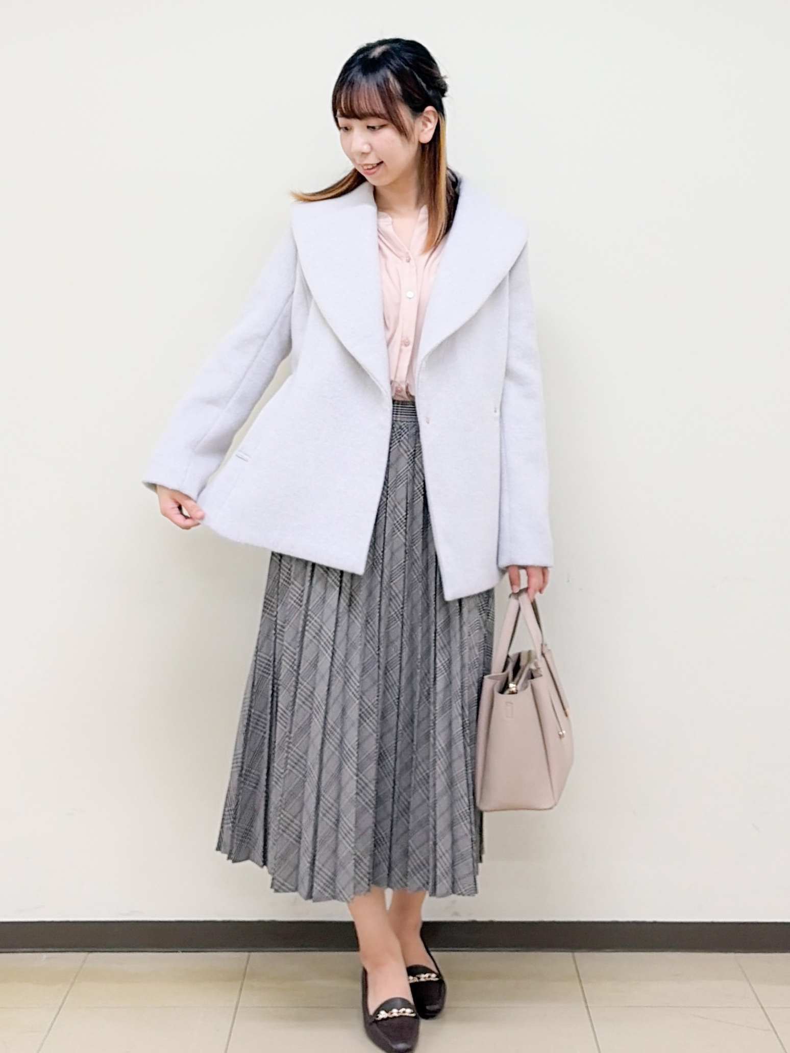 yurinaさんの「index｜カシミヤ混ビッグショールカラーコート」を使ったコーディネート