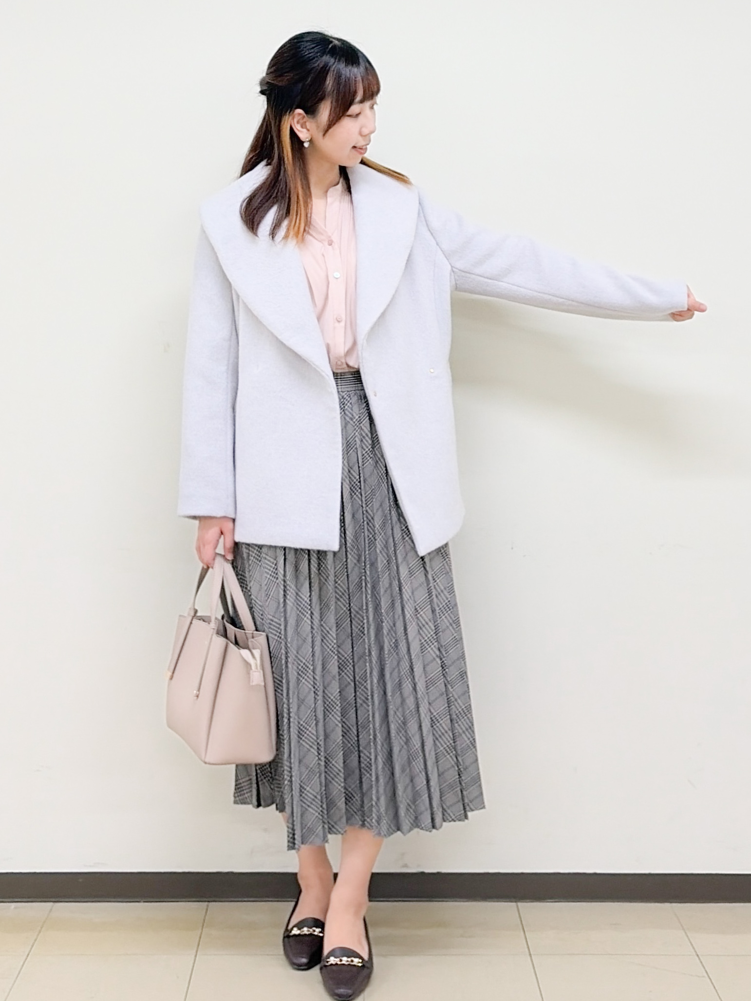 yurinaさんの「index｜カシミヤ混ビッグショールカラーコート」を使ったコーディネート
