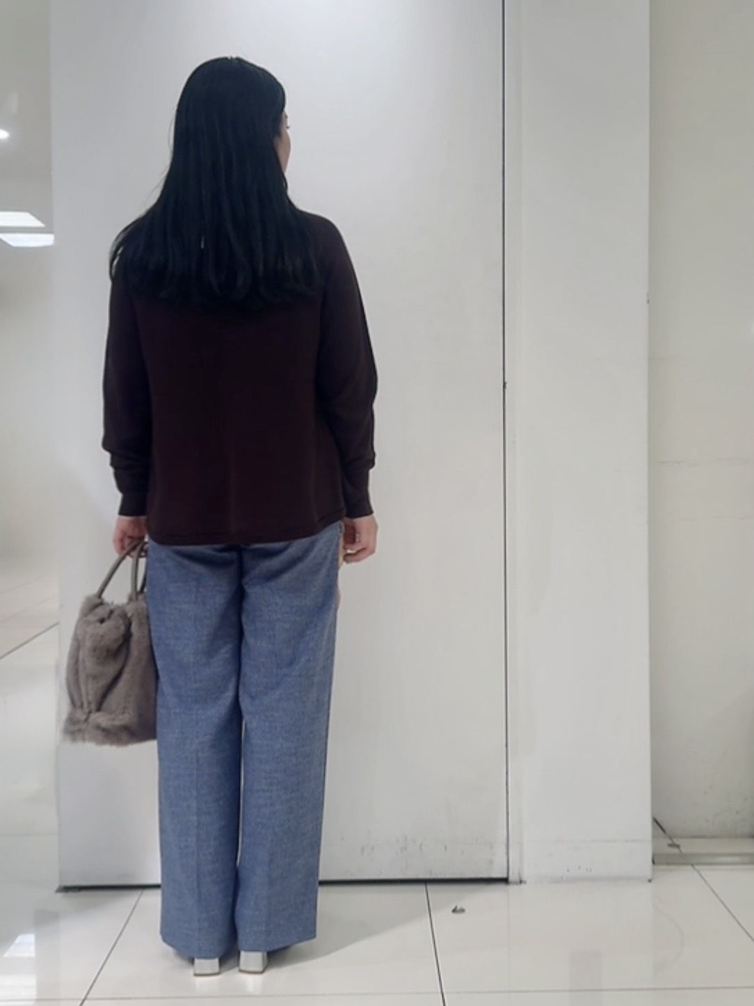なかじさんの「UNTITLED｜【後ろウエストゴム/オンオフ使える】フレークツィードワイドパンツ」を使ったコーディネート