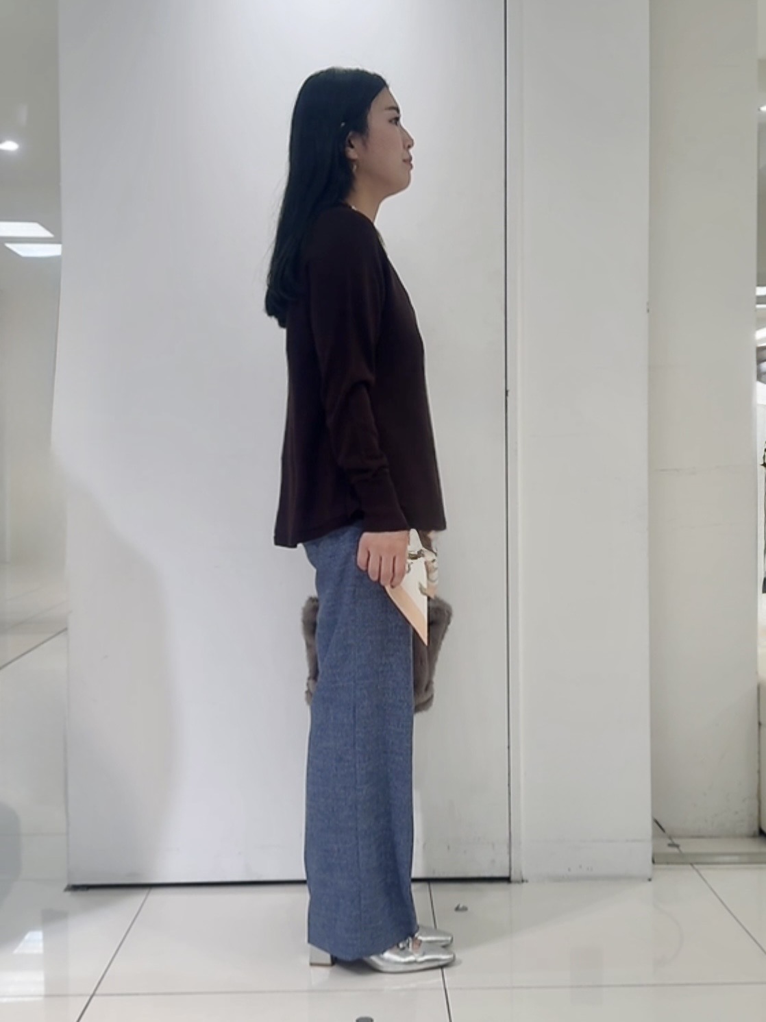 なかじさんの「UNTITLED｜【後ろウエストゴム/オンオフ使える】フレークツィードワイドパンツ」を使ったコーディネート